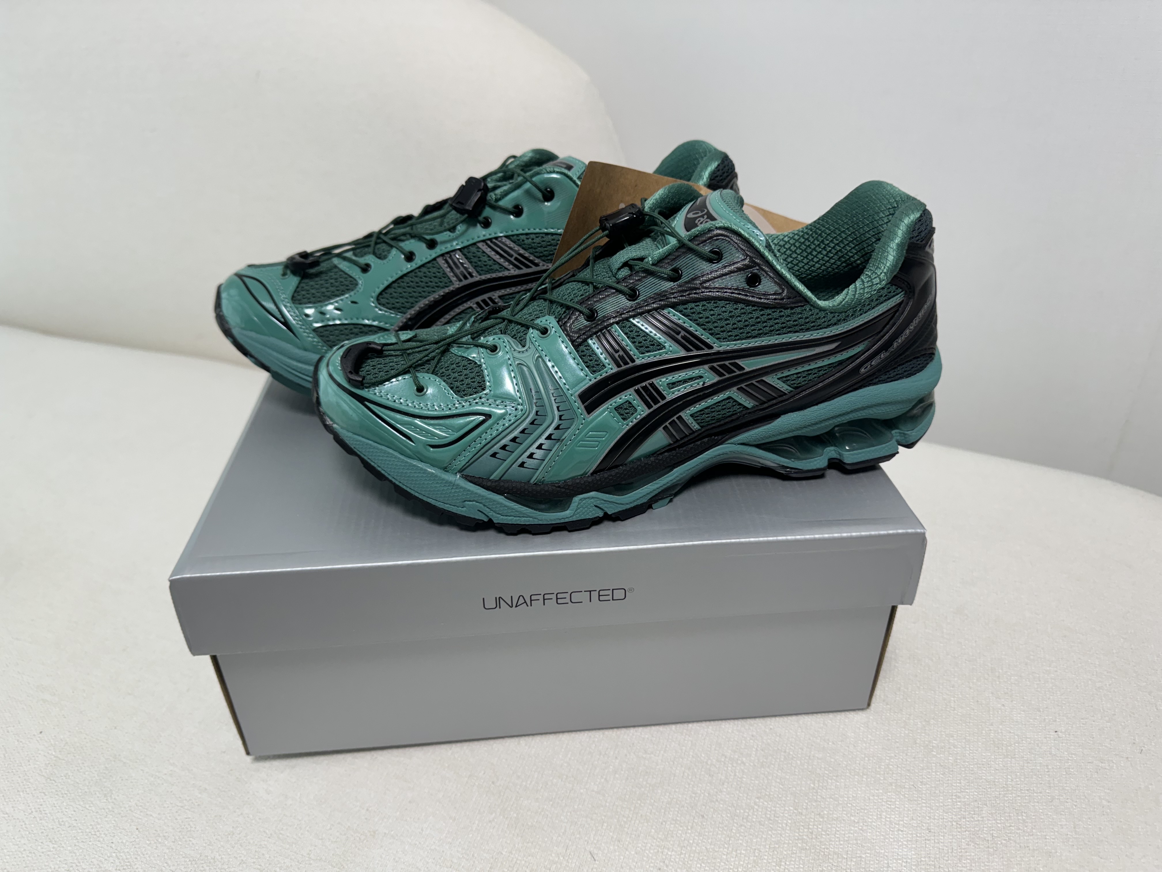 Asics x Unaffected Gel-Kayano 14 Uranus Green 착용 스타일