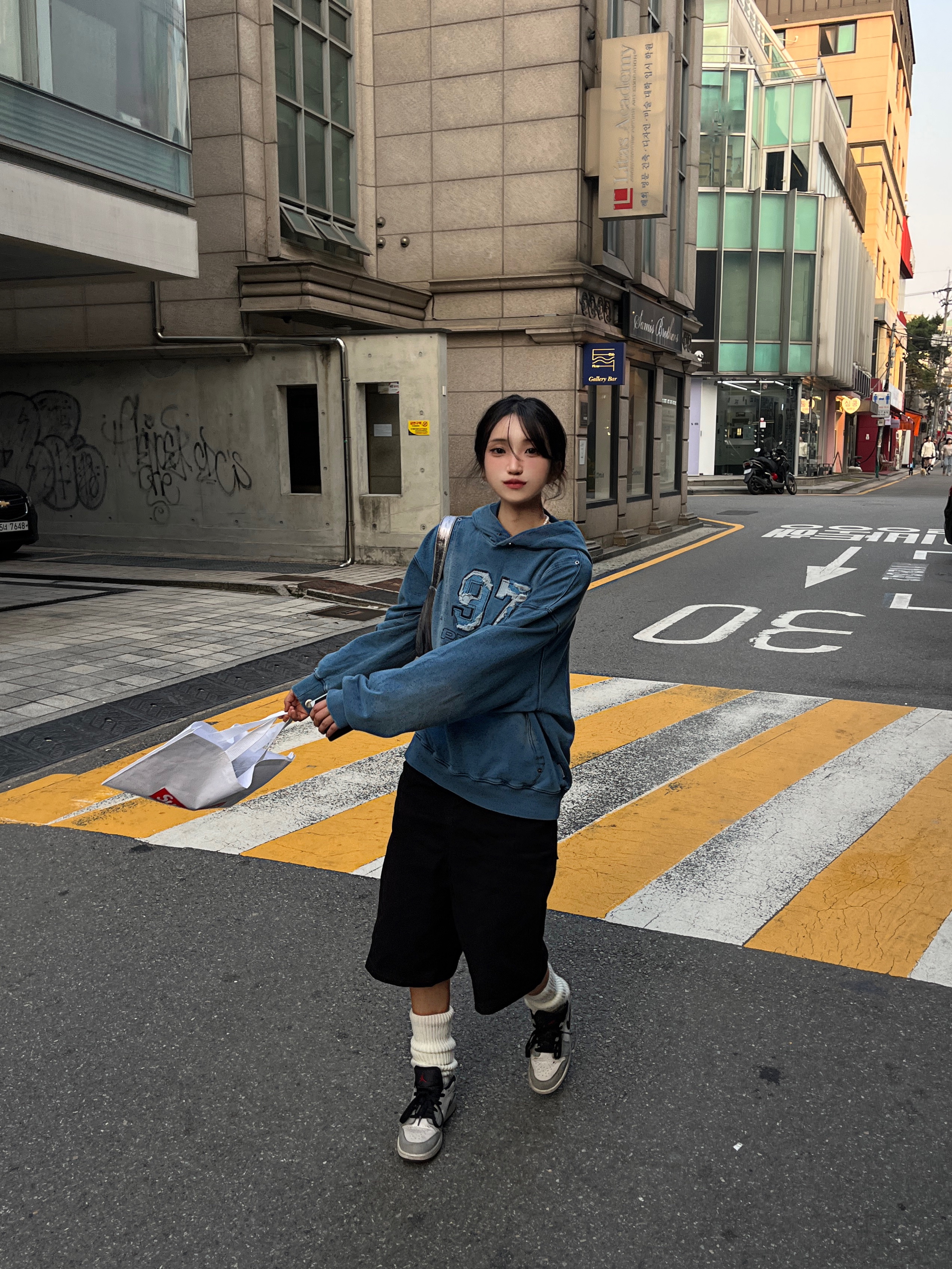 (GS) Jordan 1 Low Light Smoke Grey 착용 스타일 - 1