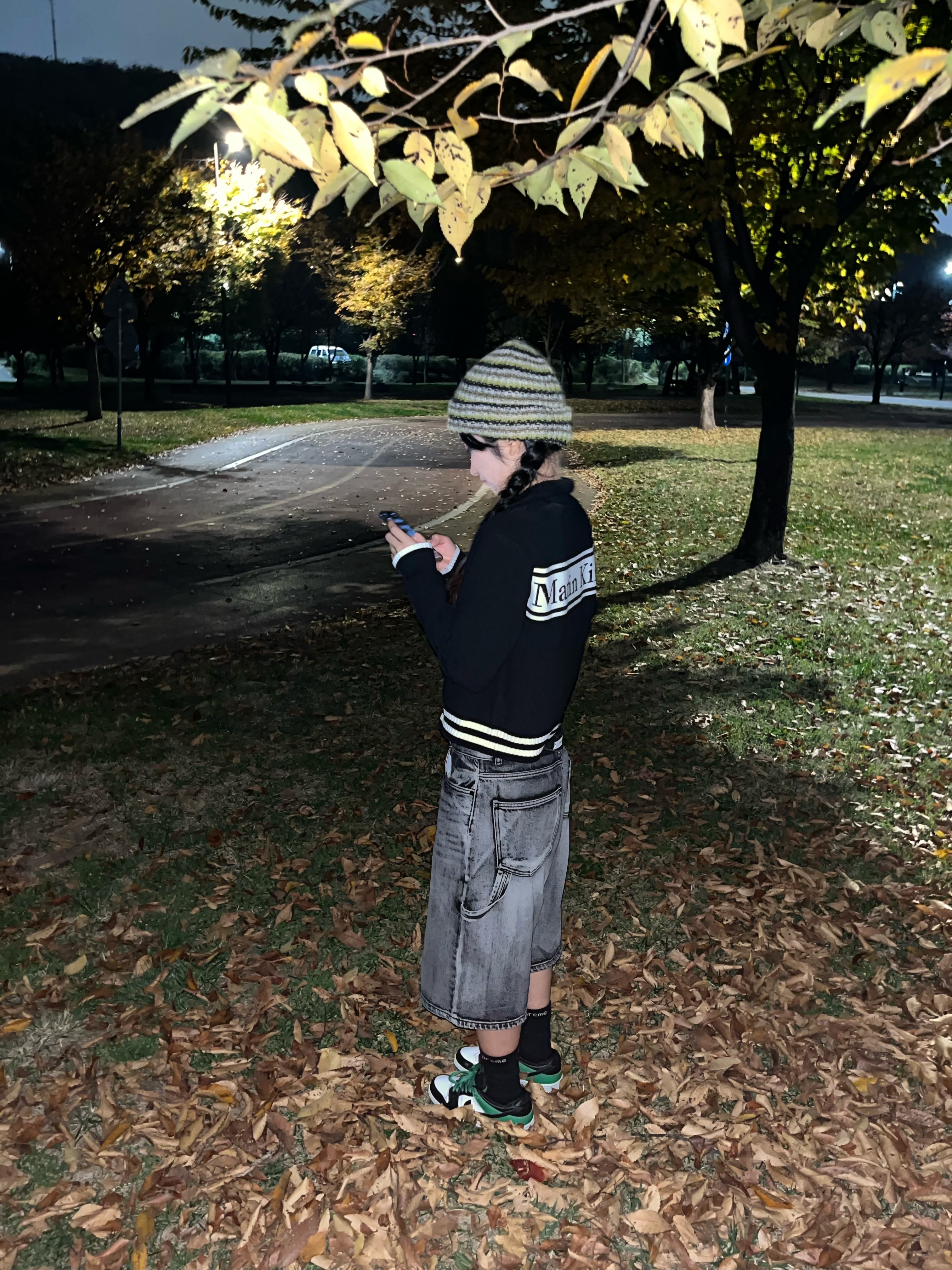 Matin Kim Spell Point Stripe Knit Cardigan Black, Supreme Loose Stripe Beanie Olive - 23FW 착용 스타일 - 3