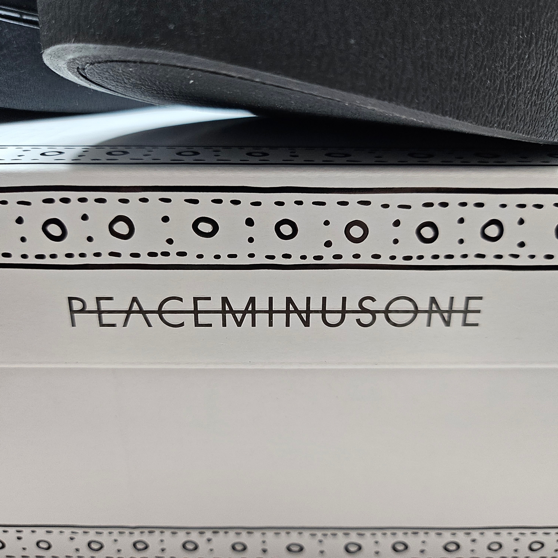 Nike x Peaceminusone Kwondo1 Black and White 착용 스타일 - 2