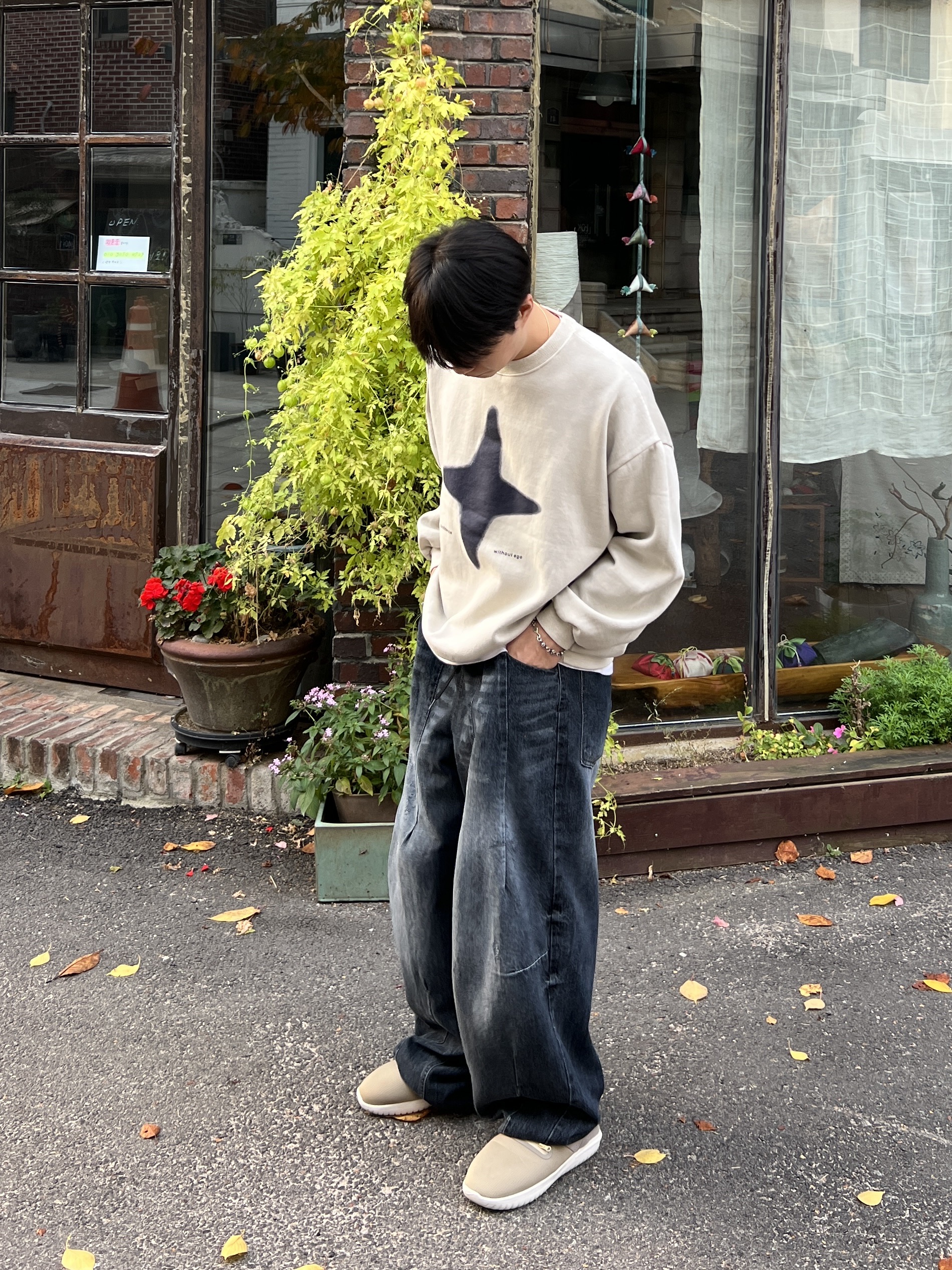 Nike Burrow Khaki Rattan 착용 스타일 - 3