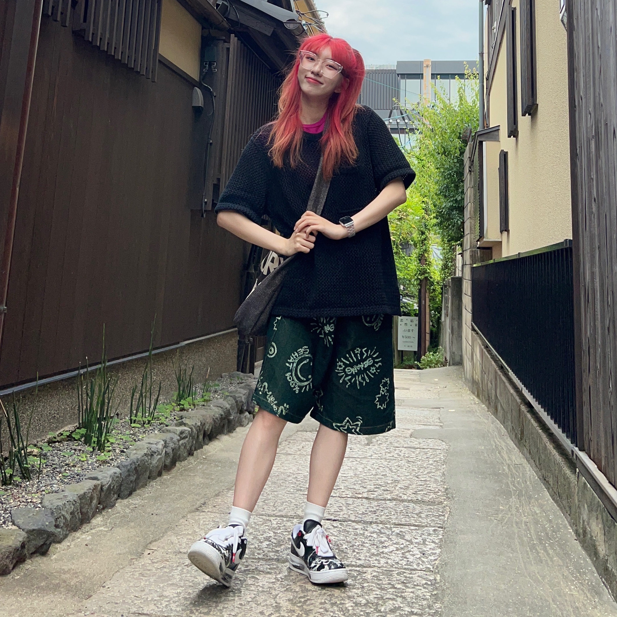 Nike x Peaceminusone Air Force 1 Low Para-Noise, (W) Vivienne Westwood ORB School Ribbed High Socks Navy 착용 스타일 - 2