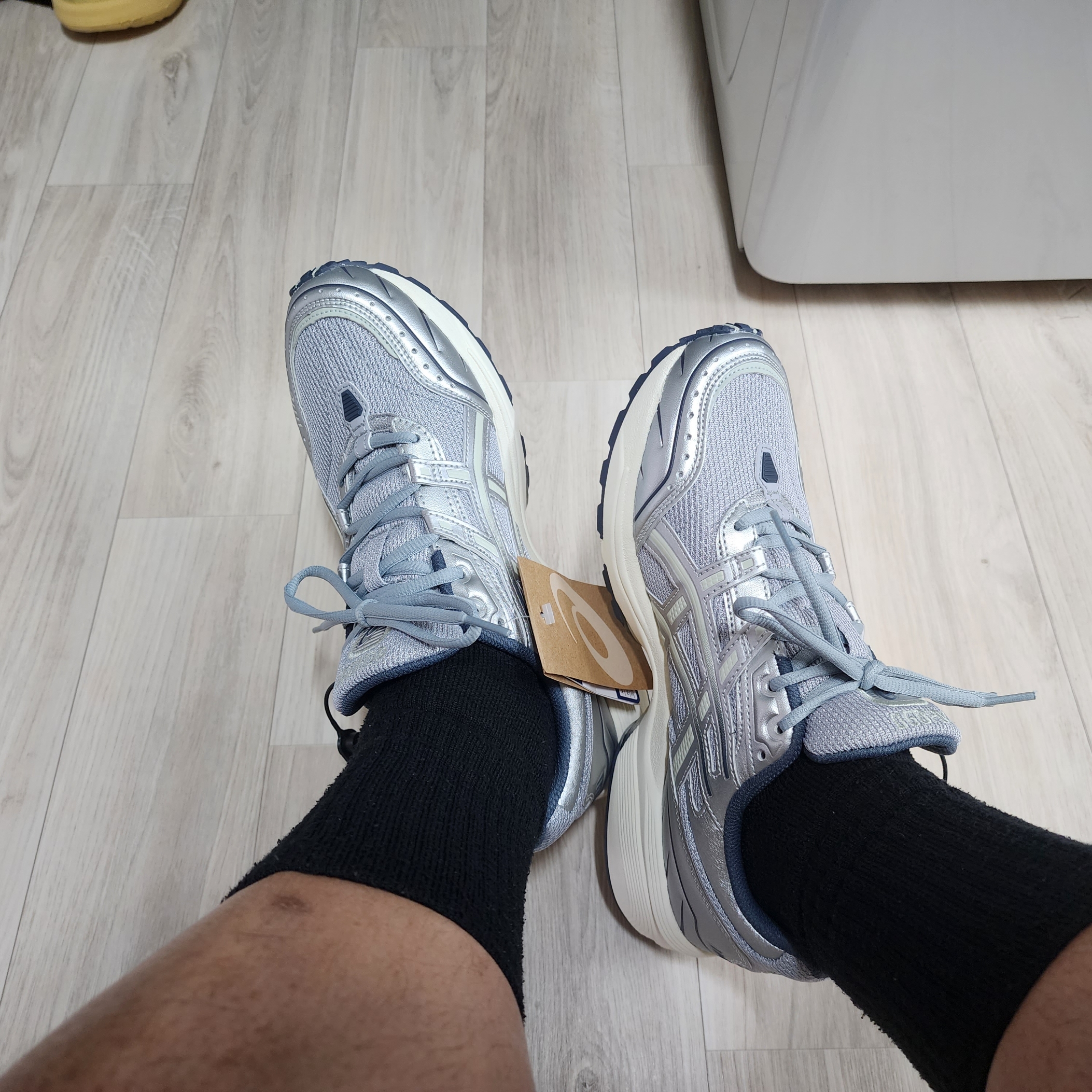 Asics Gel-1090 Piedmont Grey 착용 스타일