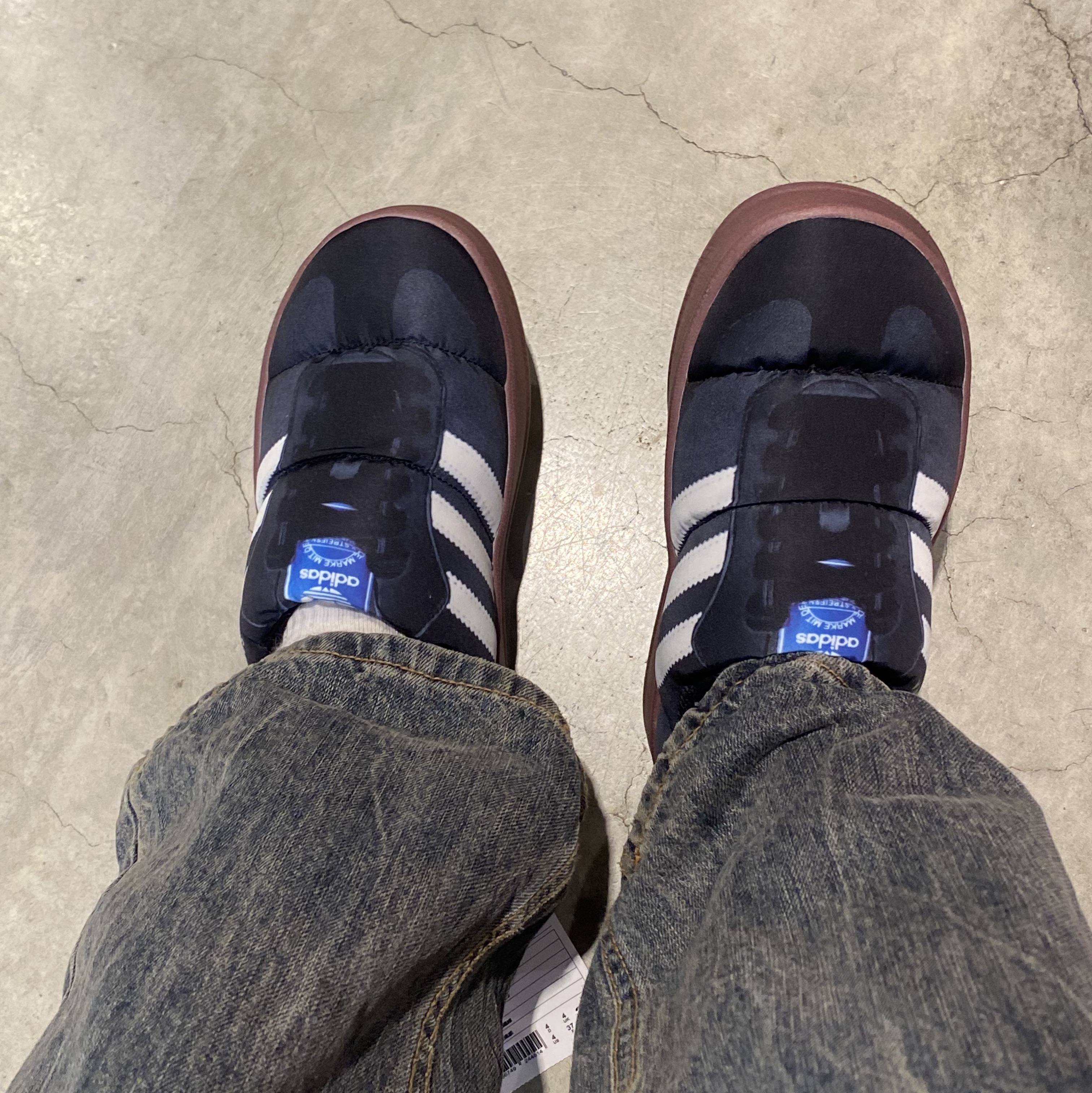 Adidas Puffylette Samba Core Black, Adidas Puffylette Superstar Cloud White 착용 스타일 - 2
