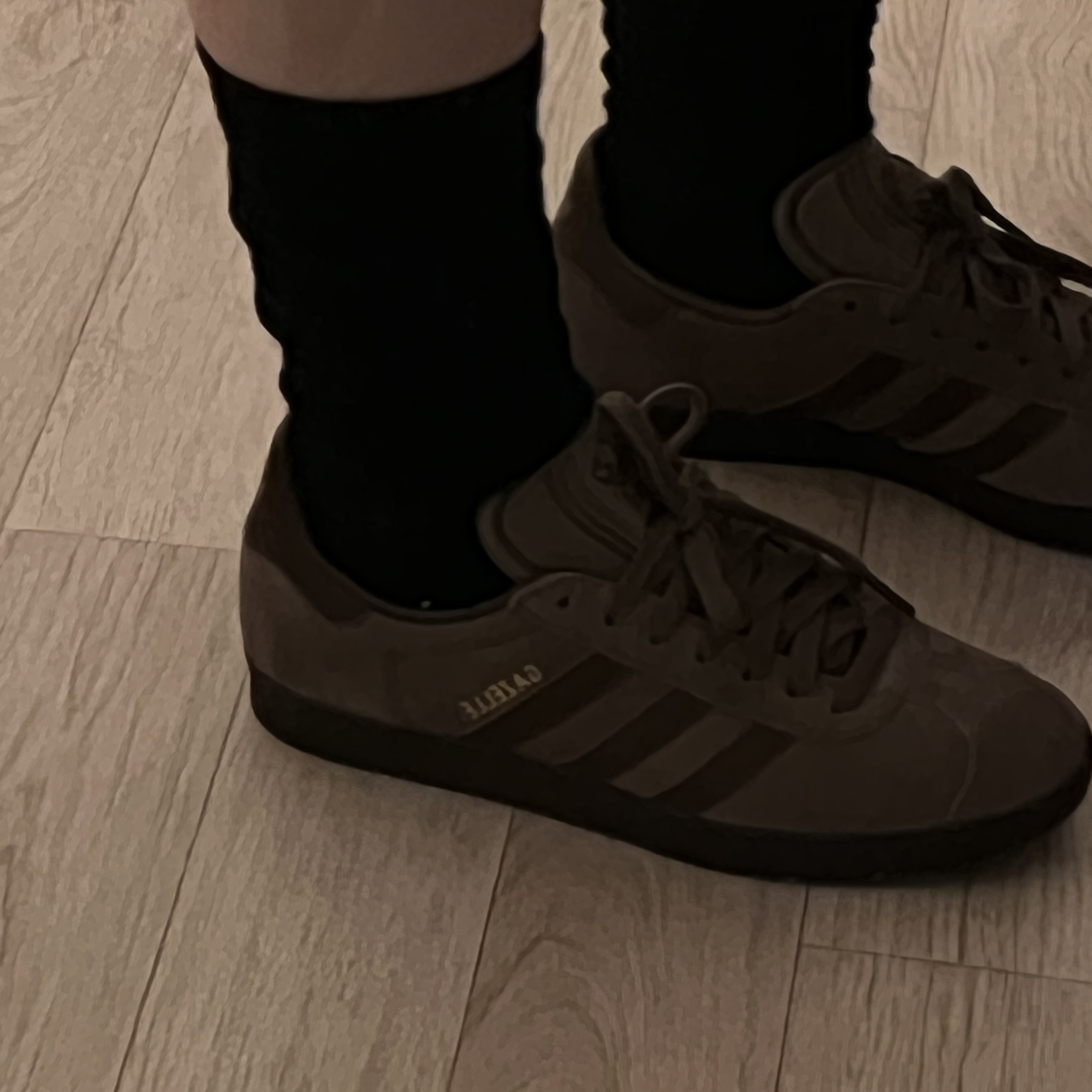 Adidas Gazelle Earth Strata Brown Gum 착용 스타일