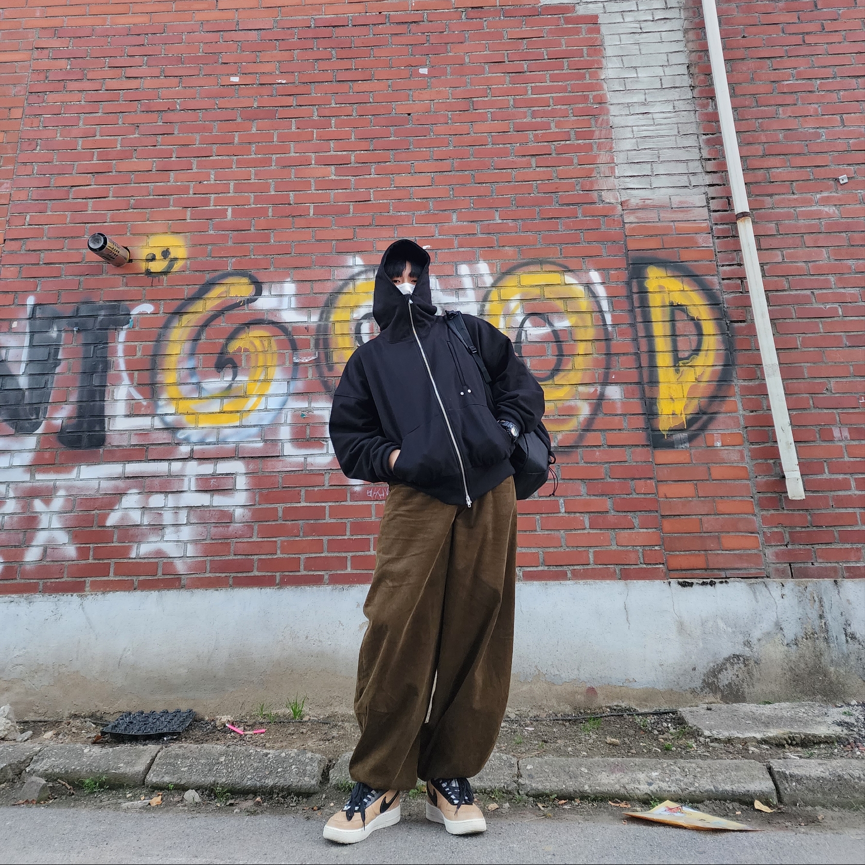 Nike x Riccardo Tisci Air Force 1 Mid Tan, Supreme Backpack Black - 23FW 착용 스타일 - 2