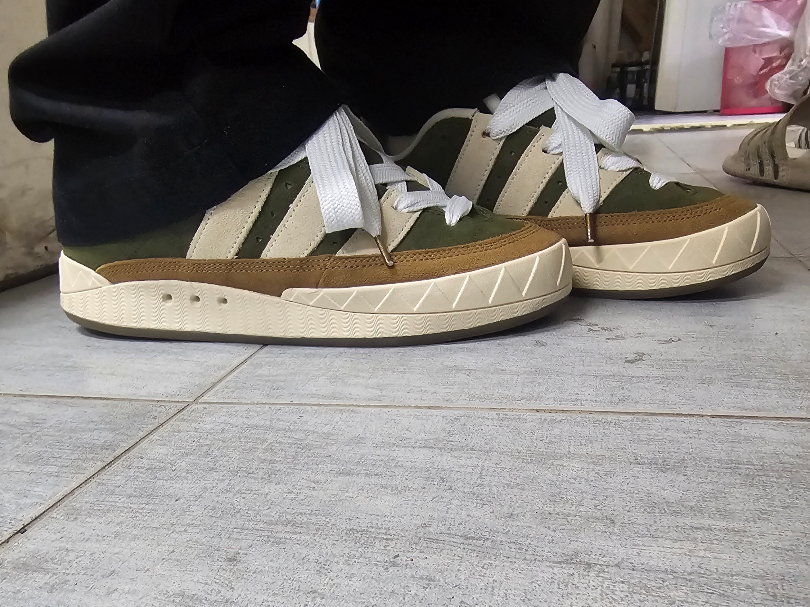 Adidas x Human Made Adimatic Brown 착용 스타일