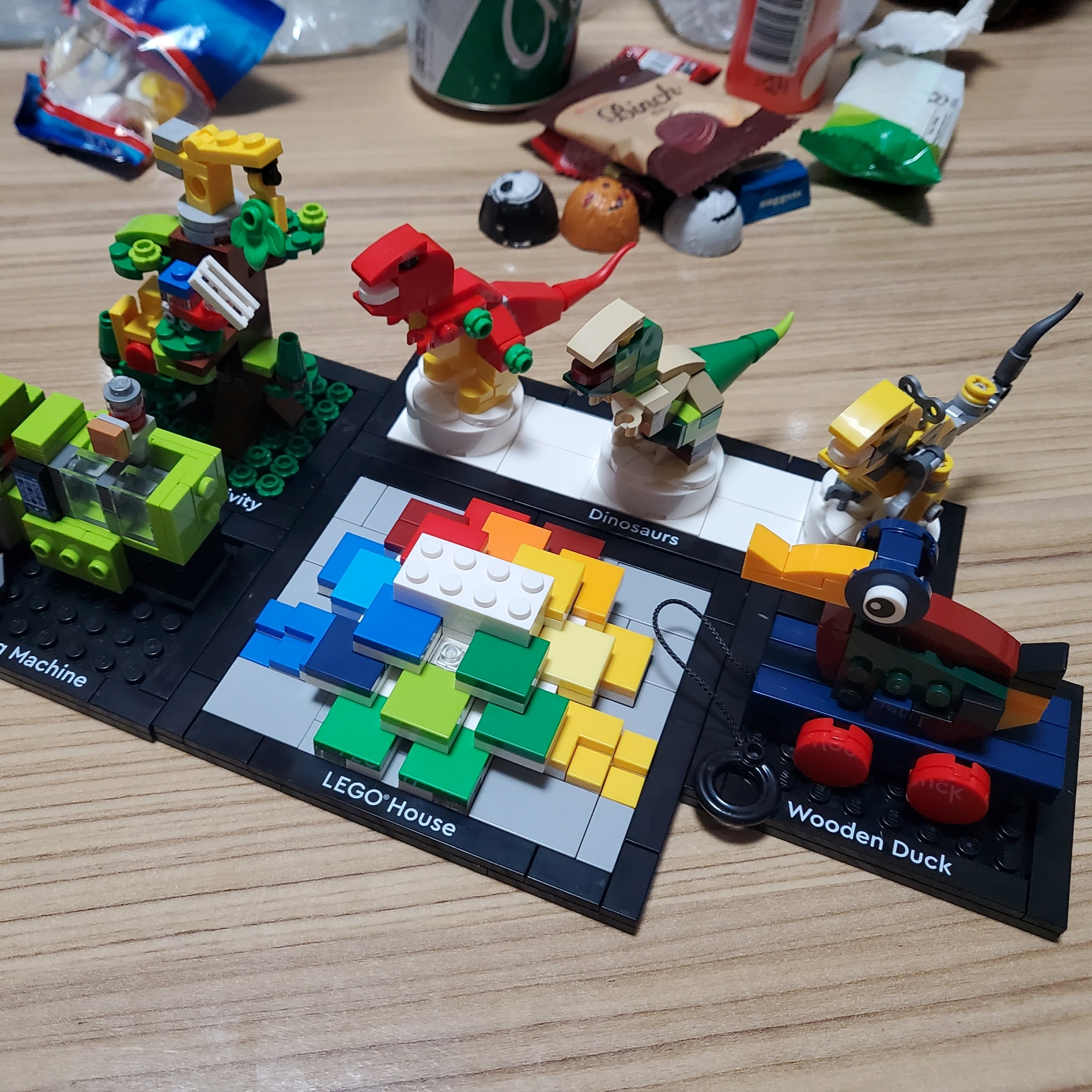 Lego Tribute to Lego House 착용 스타일
