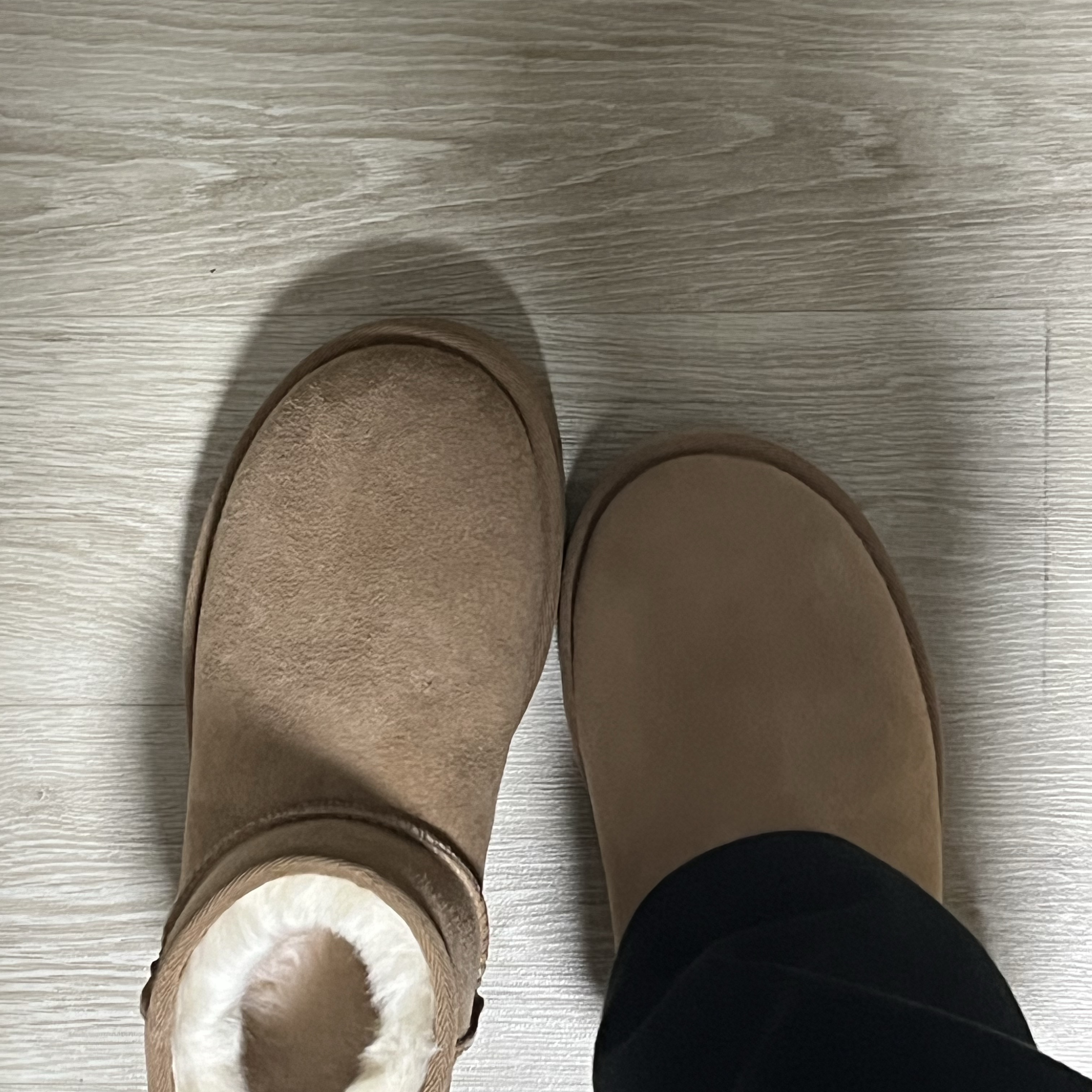 (W) UGG Classic Ultra Mini Boots Chestnut 착용 스타일 - 4