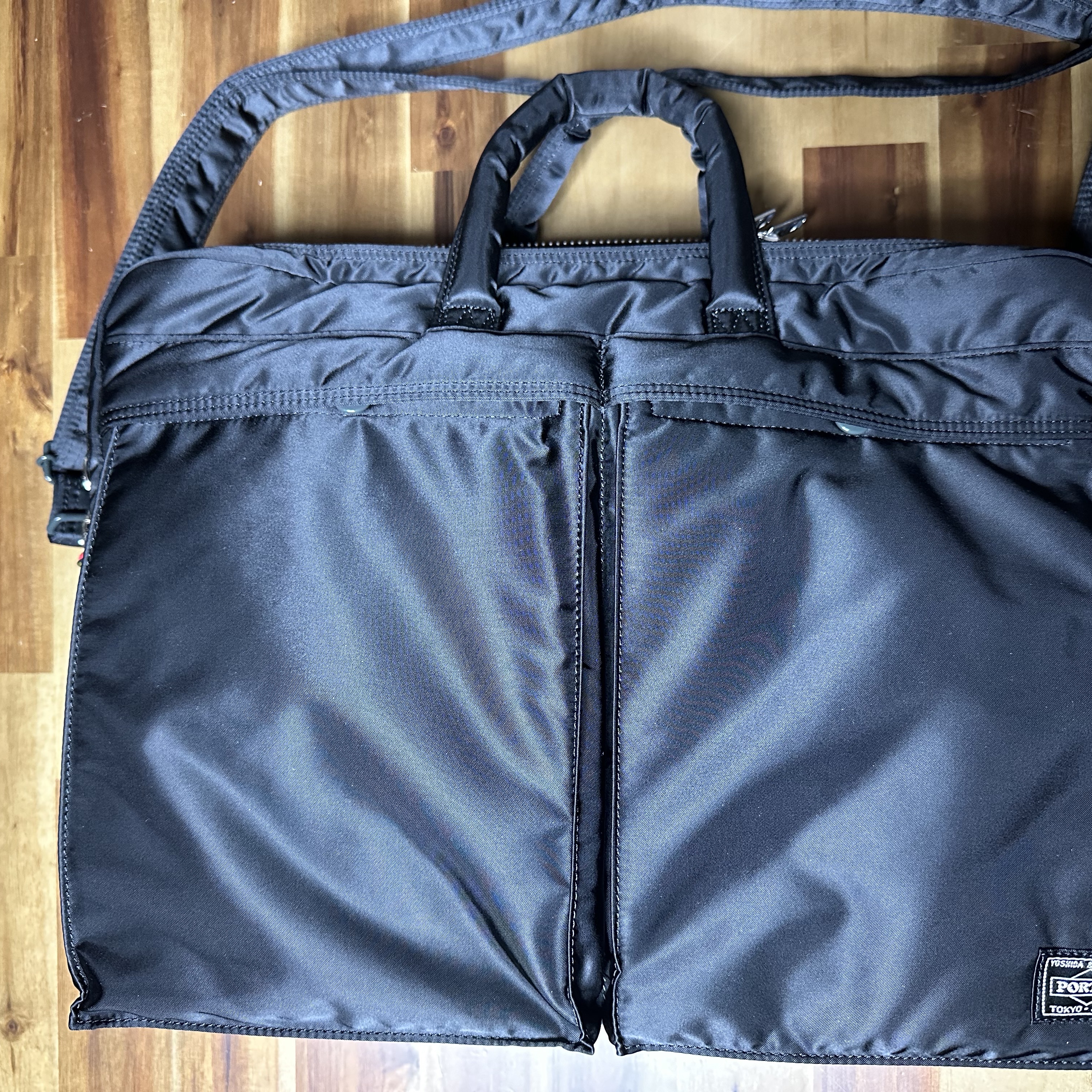 Porter Tanker 2Way Briefcase Black 착용 스타일
