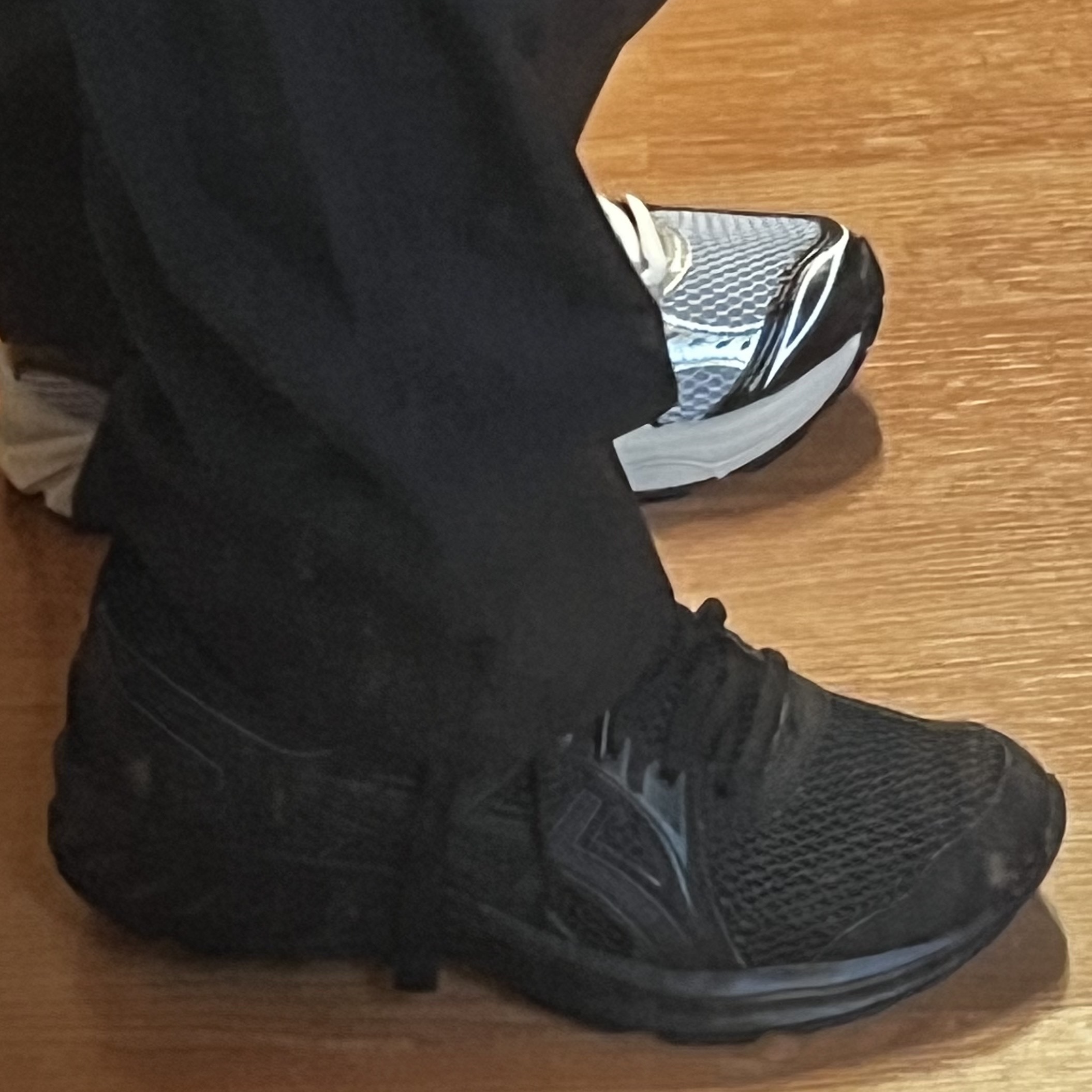 (W) Asics Jolt 2 Black Dark Grey - D Wide, Asics Gel-Kayano 14 Black Glacier Grey 착용 스타일