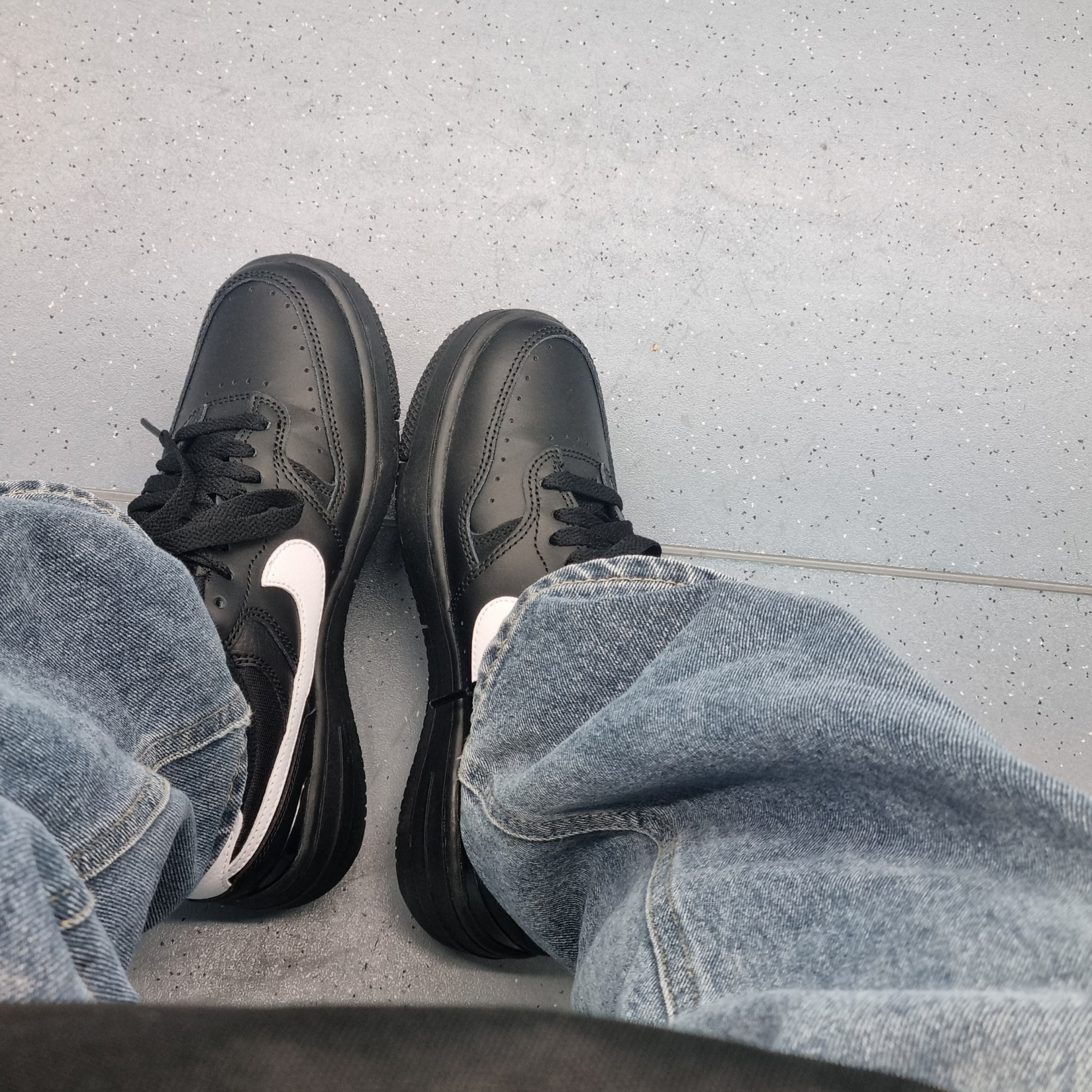 (W) Nike Gamma Force Black White 착용 스타일