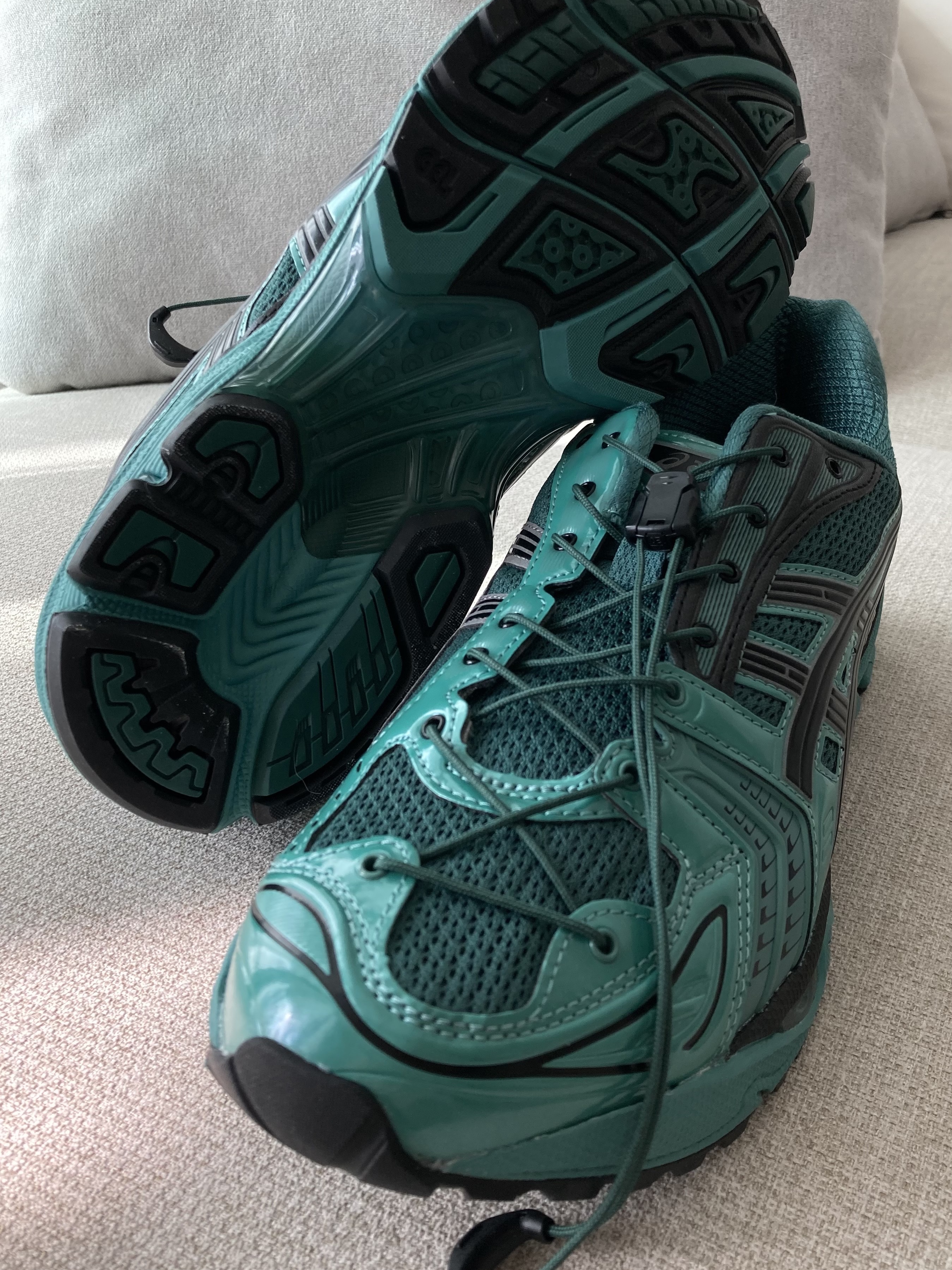 Asics x Unaffected Gel-Kayano 14 Uranus Green 착용 스타일 - 3