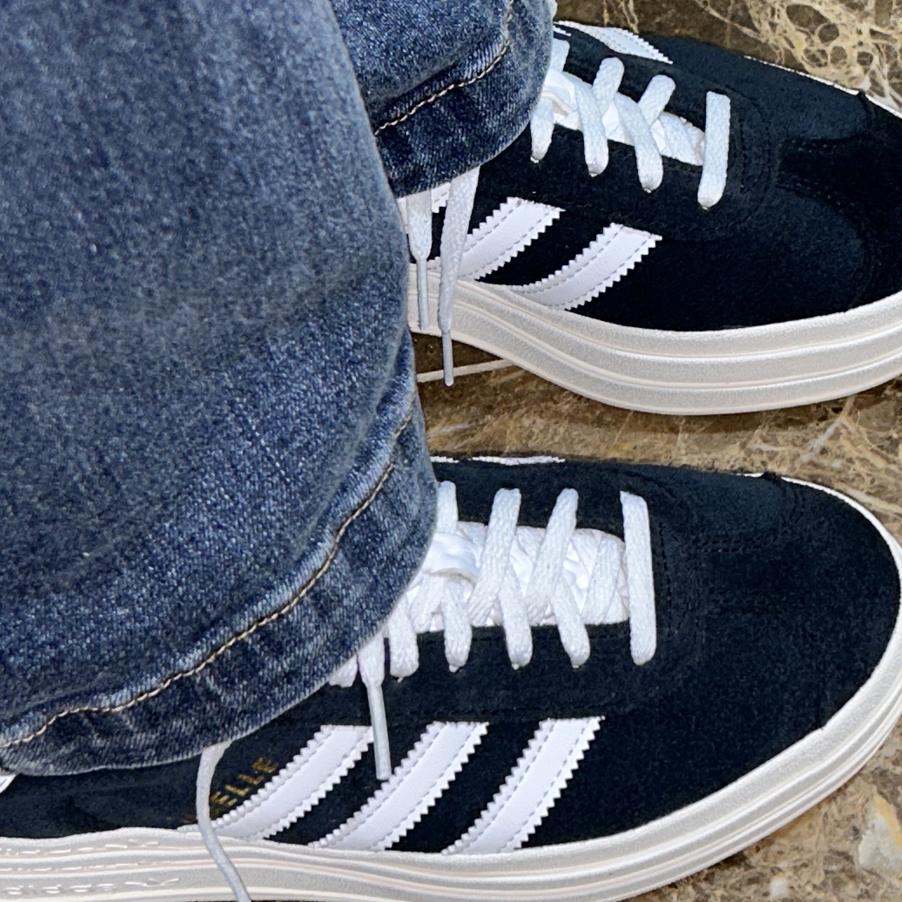 (W) Adidas Gazelle Bold Core Black Cloud White 착용 스타일