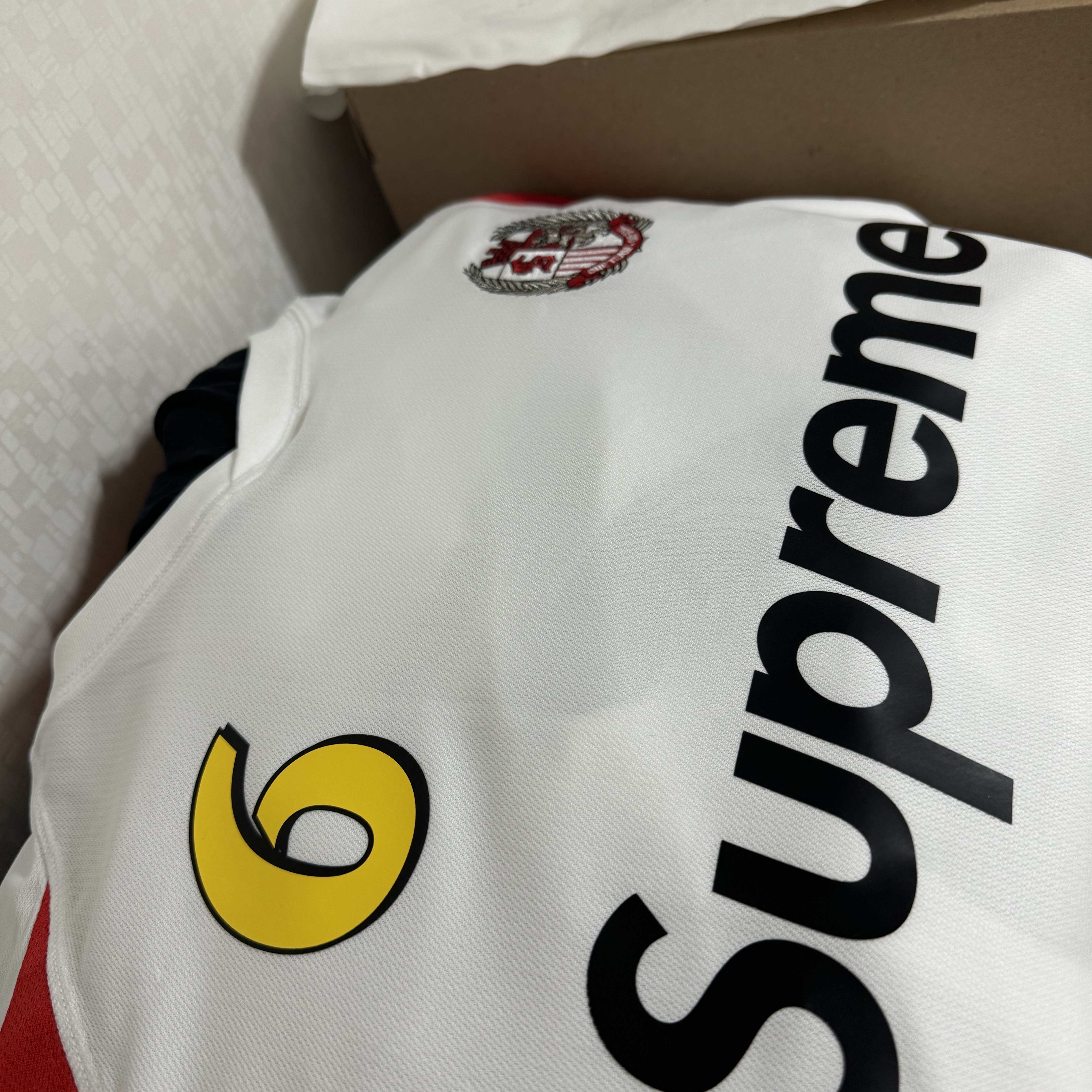 Supreme Hooded Soccer Jersey White - 23FW 착용 스타일 - 2