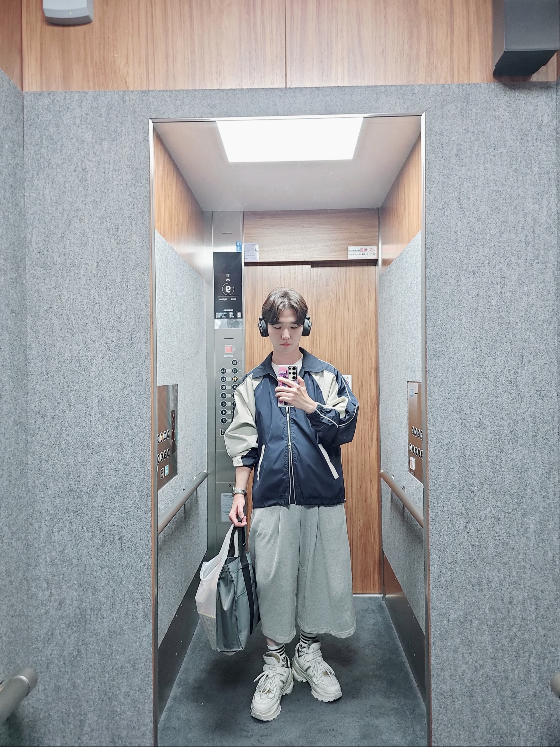 Marshall Major IV Black (Korean Ver.), (W) Maison Margiela Low-top Retro Fit Sneakers White 착용 스타일
