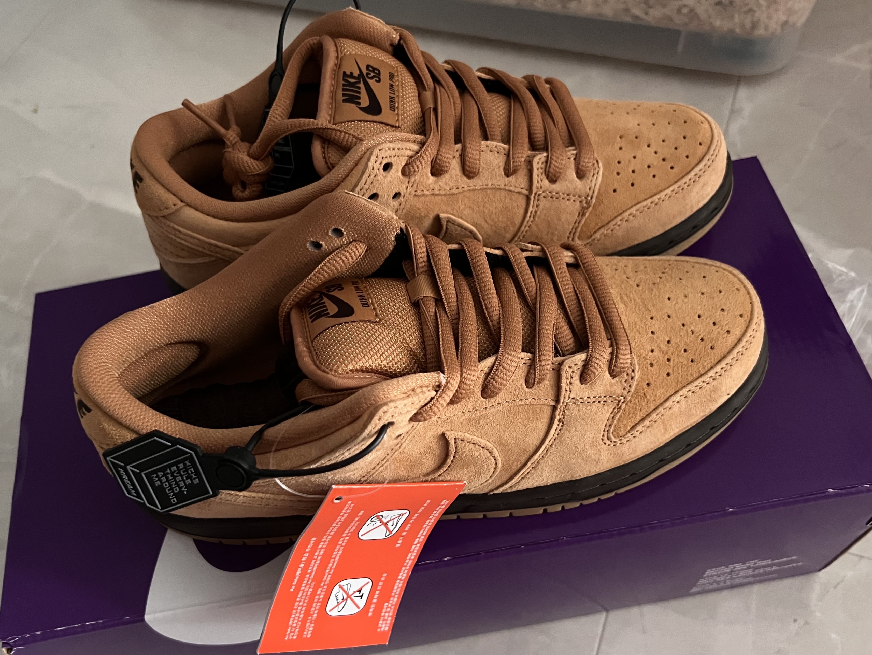 Nike SB Dunk Low Pro Wheat 2023 착용 스타일 - 1