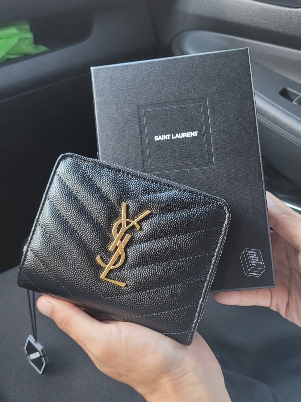 Saint Laurent Cassandre Matelasse Compact Zip Around Wallet in Grain De Poudre Embossed Leather Black 착용 스타일