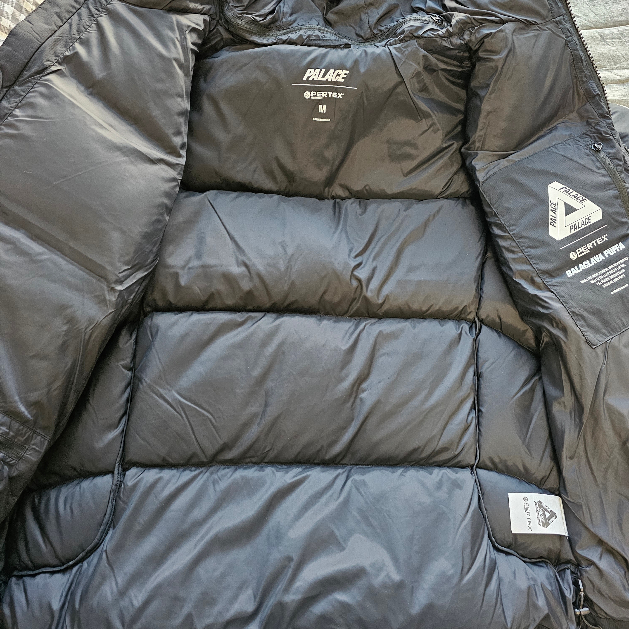 Palace Pertex Matte Balaclava Puffa Black - 23FW 착용 스타일 - 2