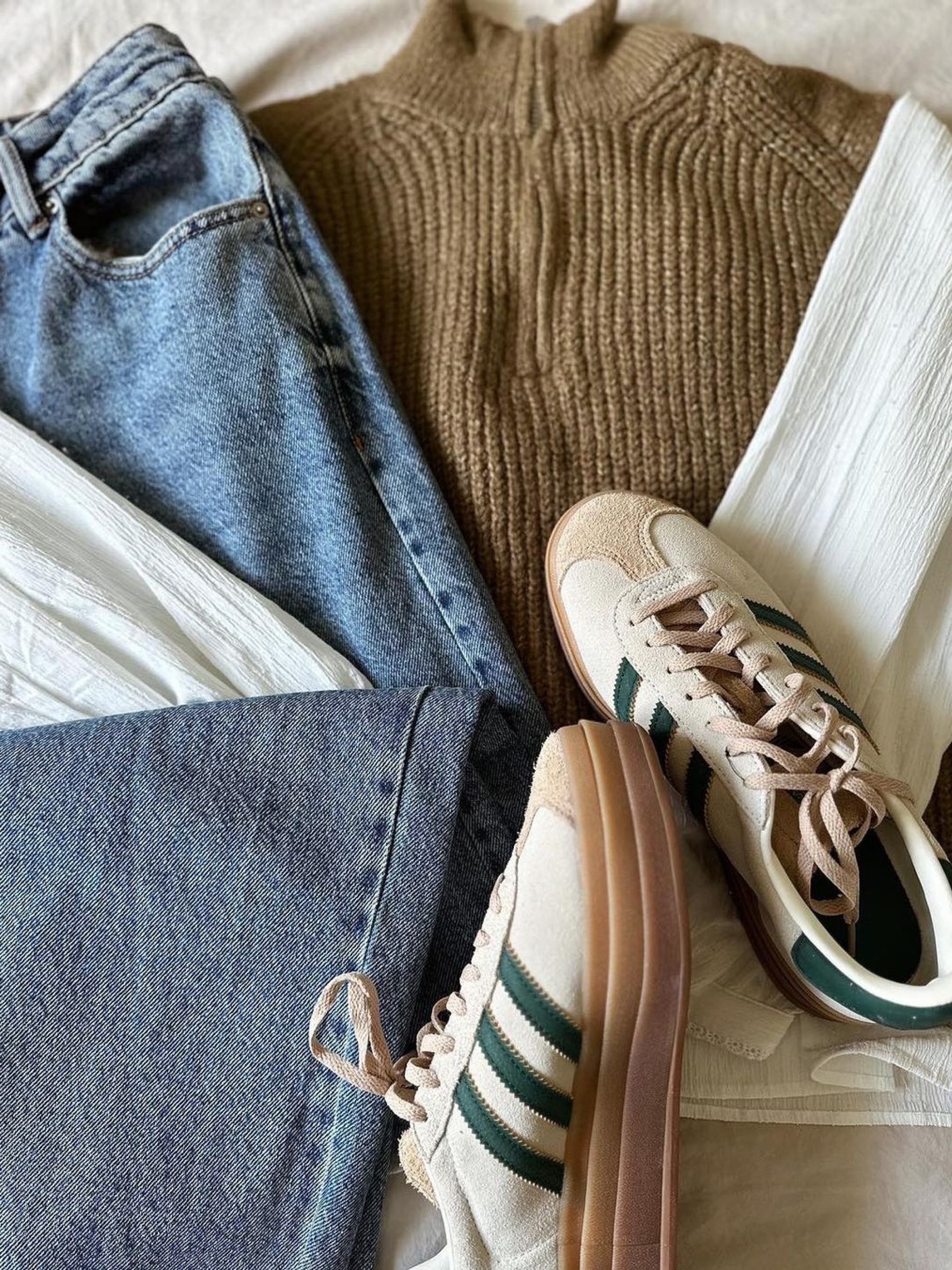 (W) Adidas Gazelle Bold Cream White Collegiate Green 착용 스타일 - 2