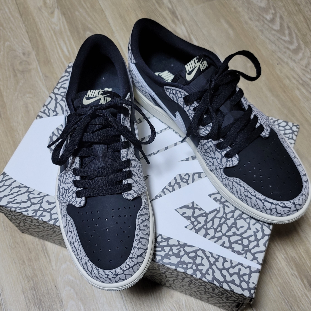 Jordan 1 Retro Low OG Black Cement 착용 스타일