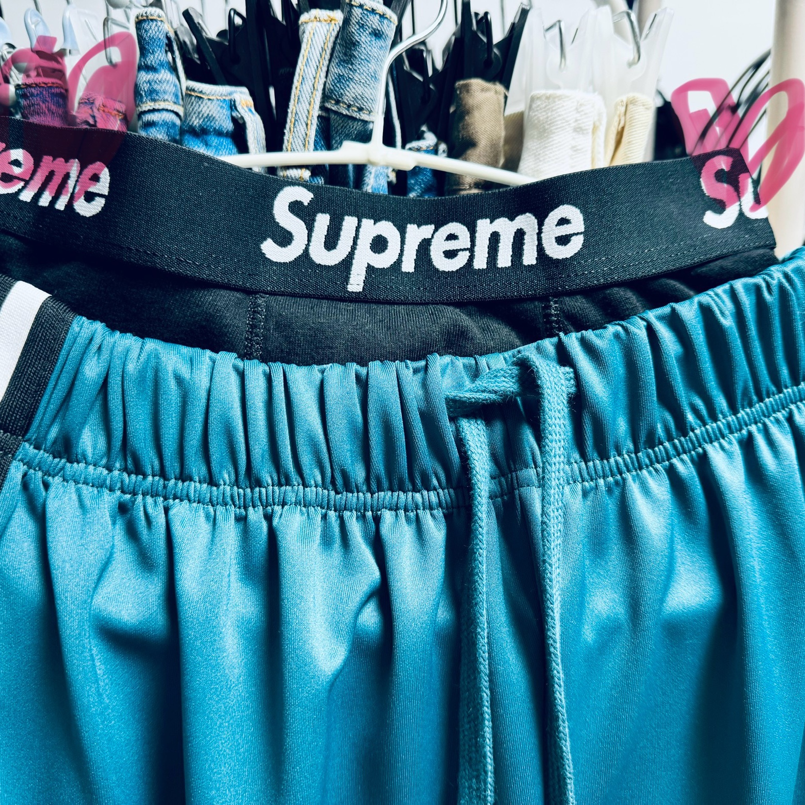 Supreme Hanes Boxer Briefs Black (4 Pack) 착용 스타일 - 1