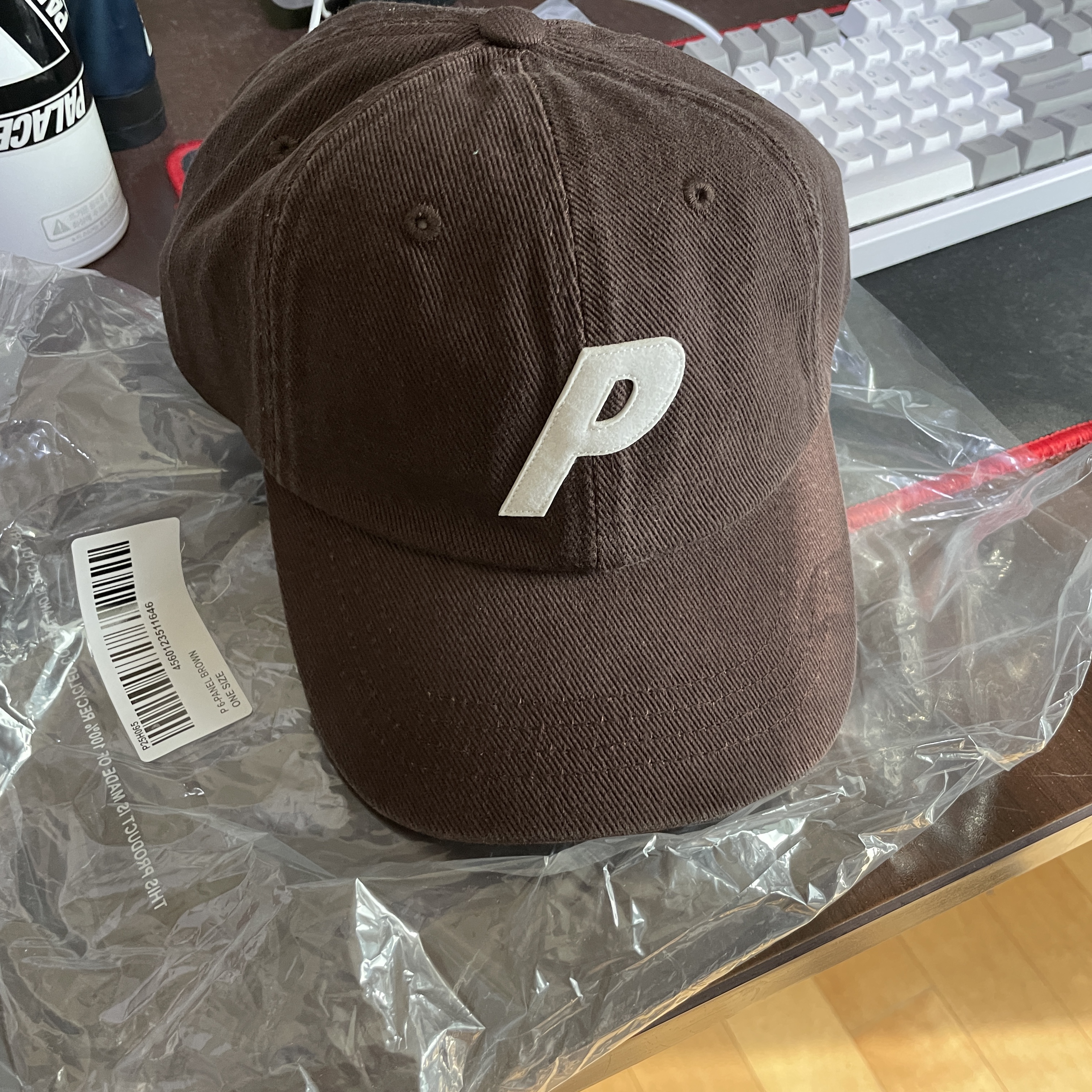 Palace P 6-Panel Cap Brown - 23FW 착용 스타일