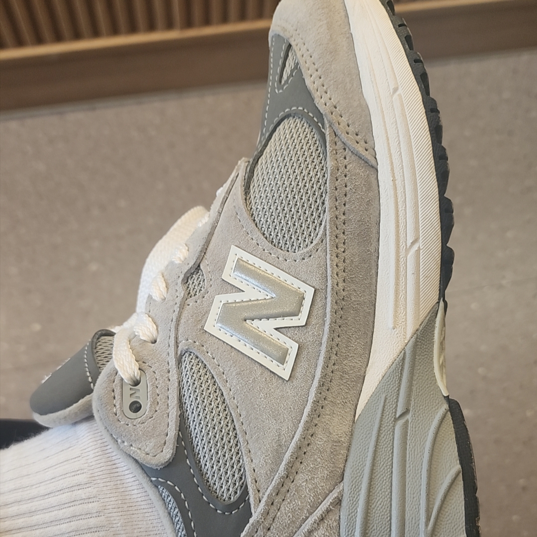 New Balance 993 Made in USA Grey - 2E Wide 착용 스타일 - 2