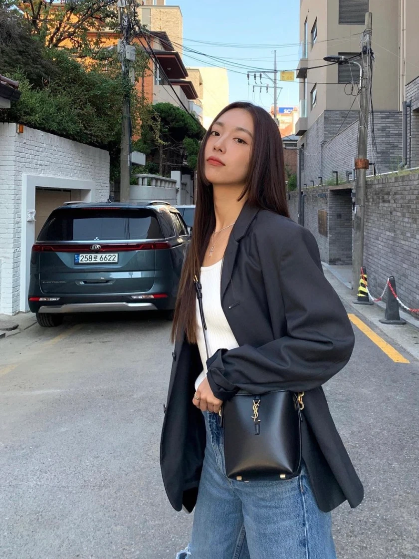 생로랑 샤이니 레더 르 37 블랙 | Saint Laurent | KREAM Saint Laurent Le 37 in Shiny Leather Black