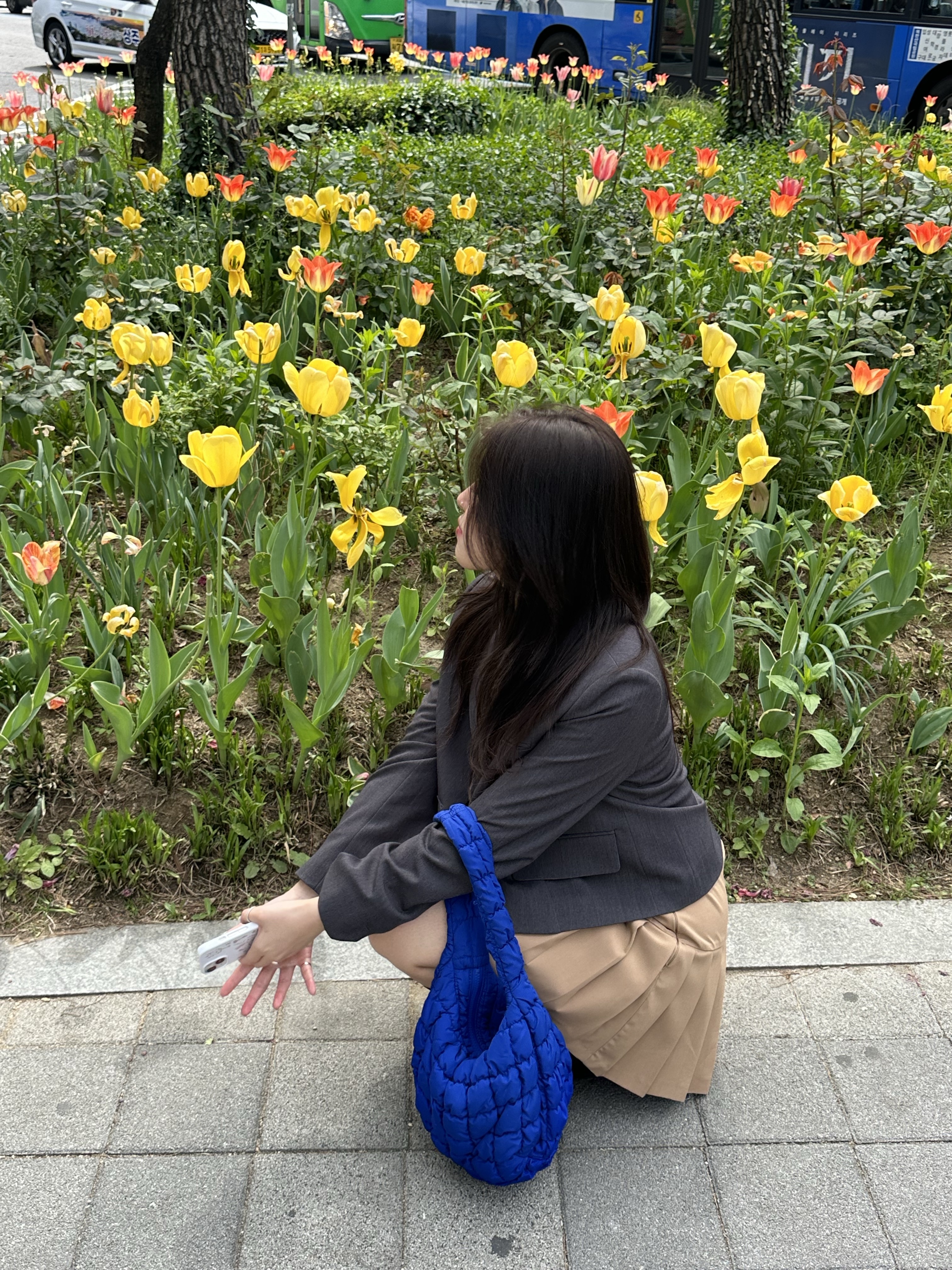 (W) Cueren Valencia 14 Ballerina Black, COS Quilted Mini Bag Blue 착용 스타일 - 2
