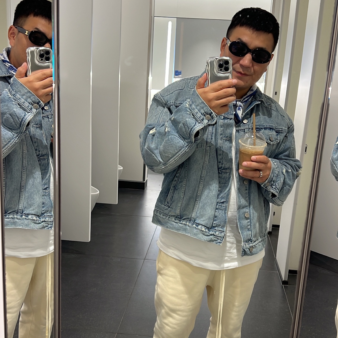 Yeezy Gap Engineered By Balenciaga Padded Denim Jacket Blue 착용 스타일