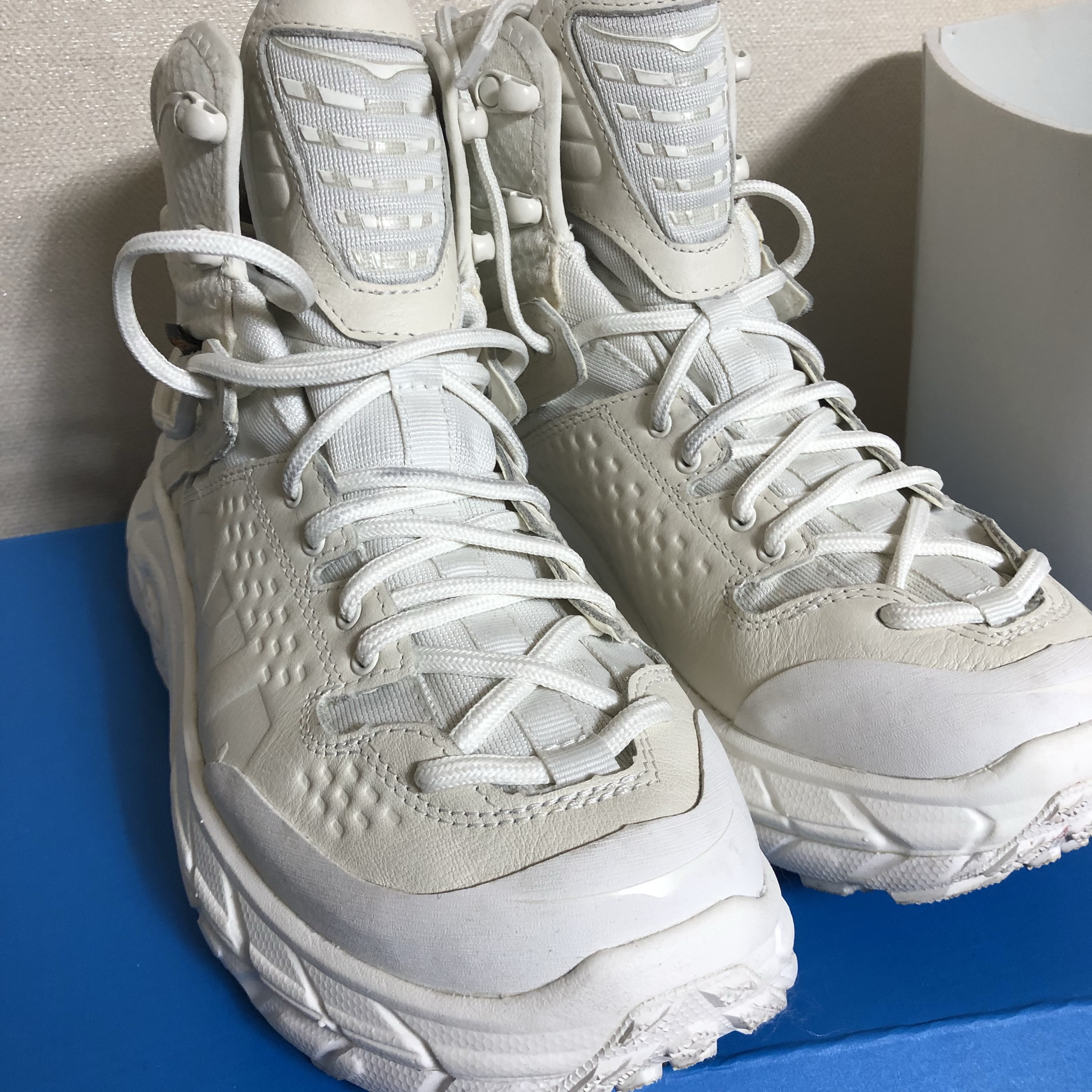 Hoka x Opening Ceremony Tor Ultra Hi 착용 스타일 - 2