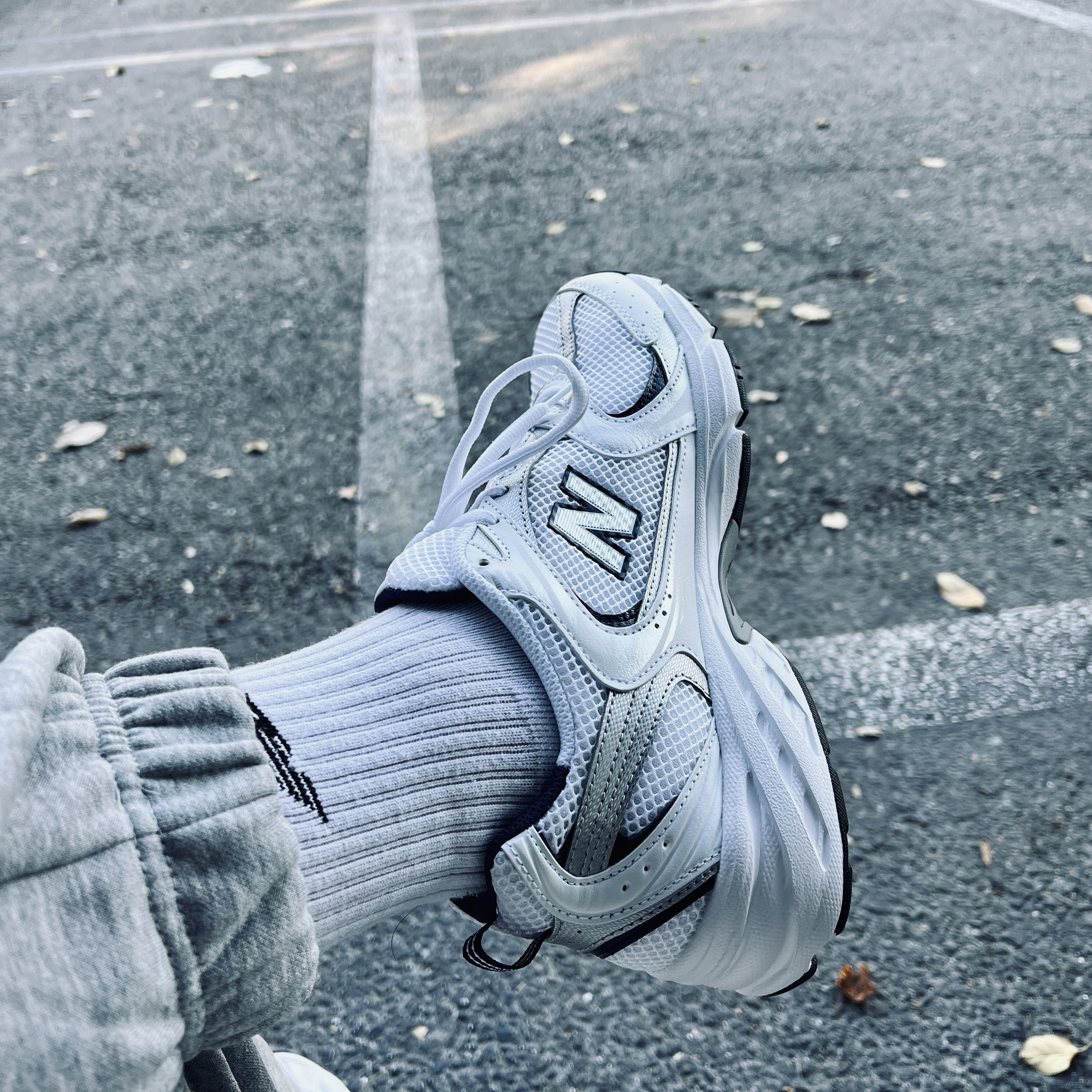 New Balance 530 White 착용 스타일