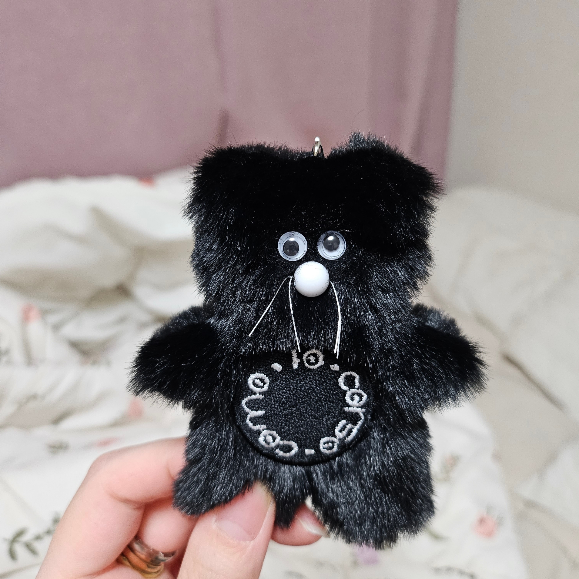Monamhee x 10 Corso Como Bianco Phone Strap Black 착용 스타일