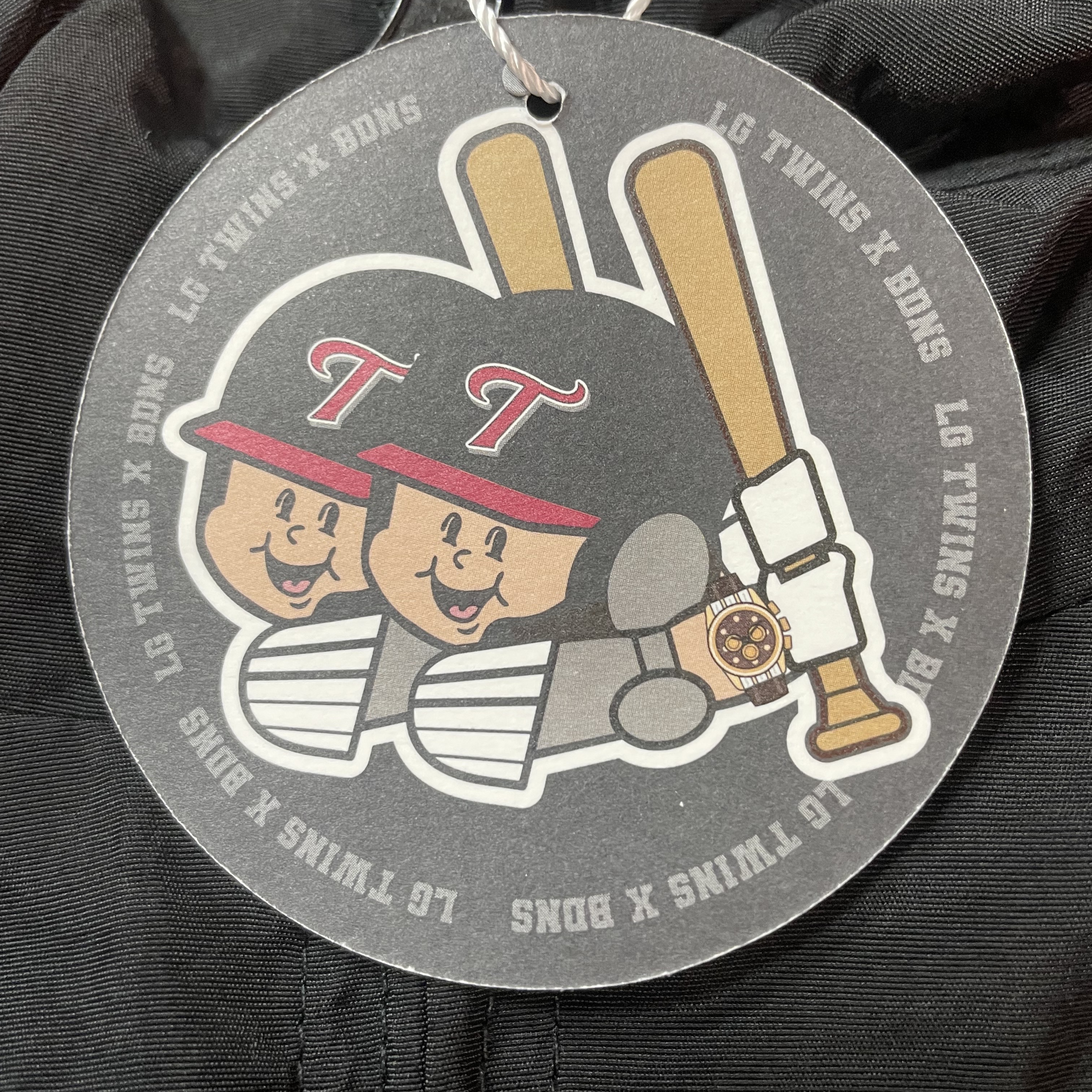 BDNS x LG TWINS Dugout Jacket Red 착용 스타일 - 2