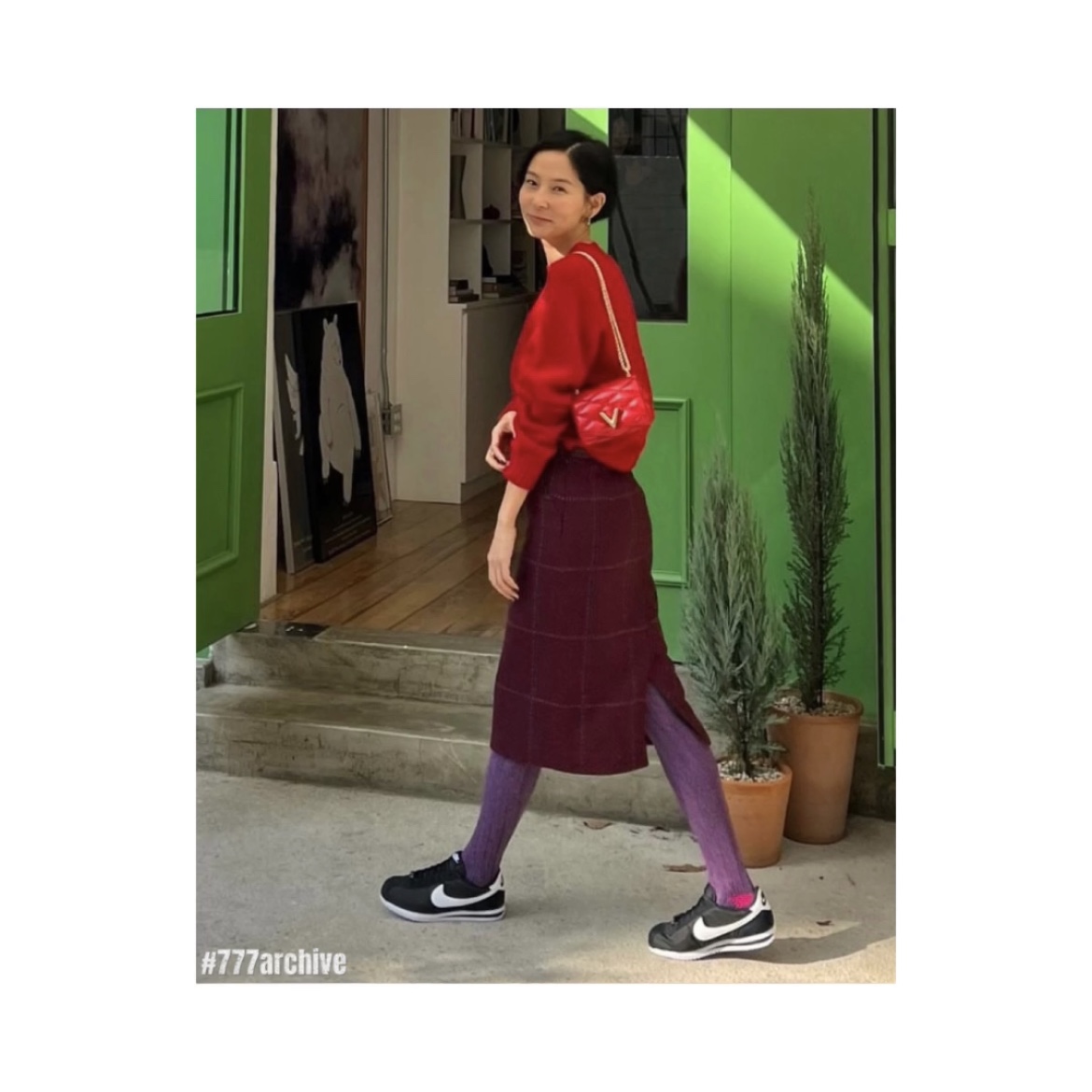 (W) Nike Cortez Black and White 착용 스타일 - 2