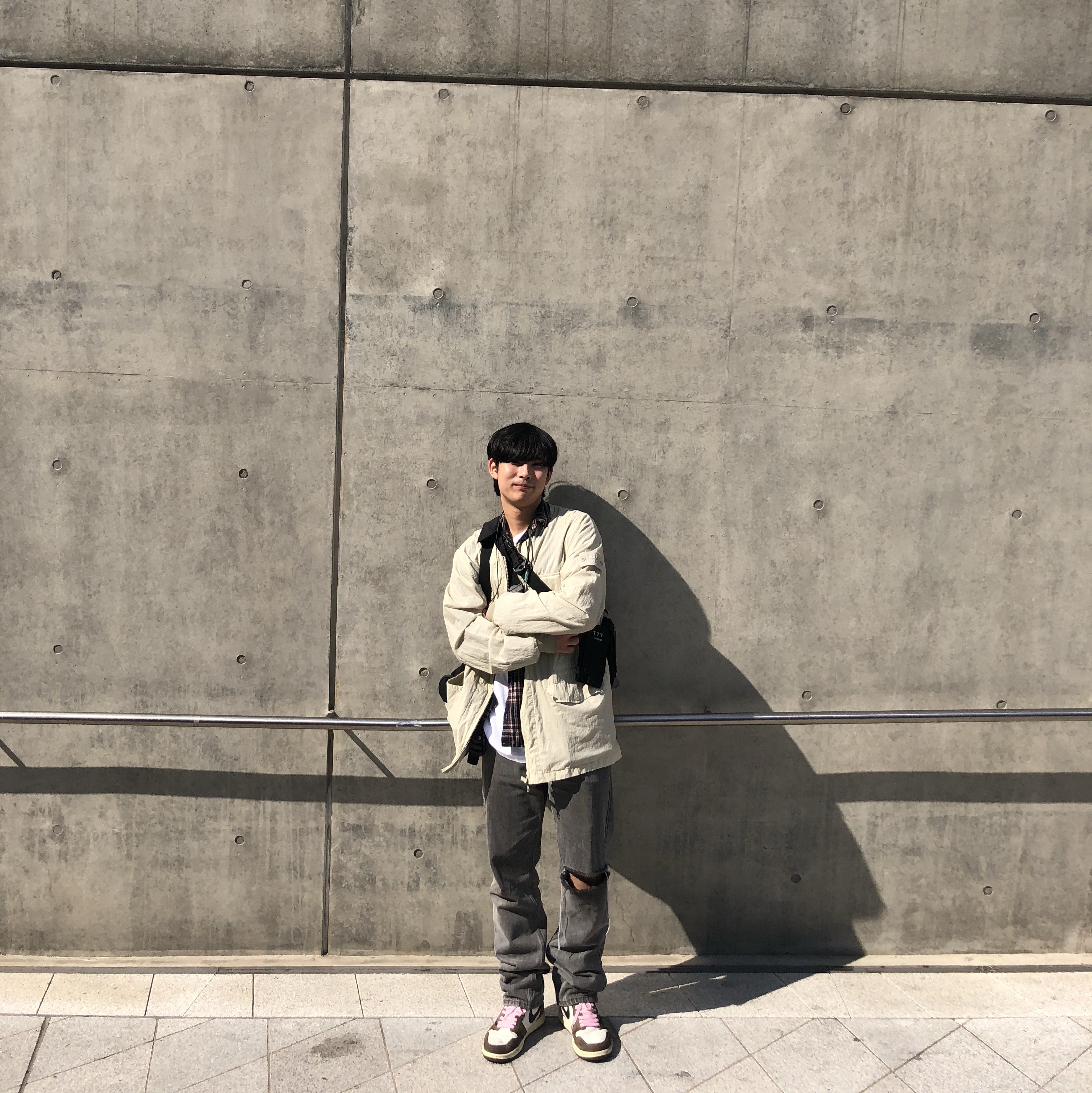 Jordan 1 x Travis Scott Retro High OG SP Mocha 착용 스타일 - 2