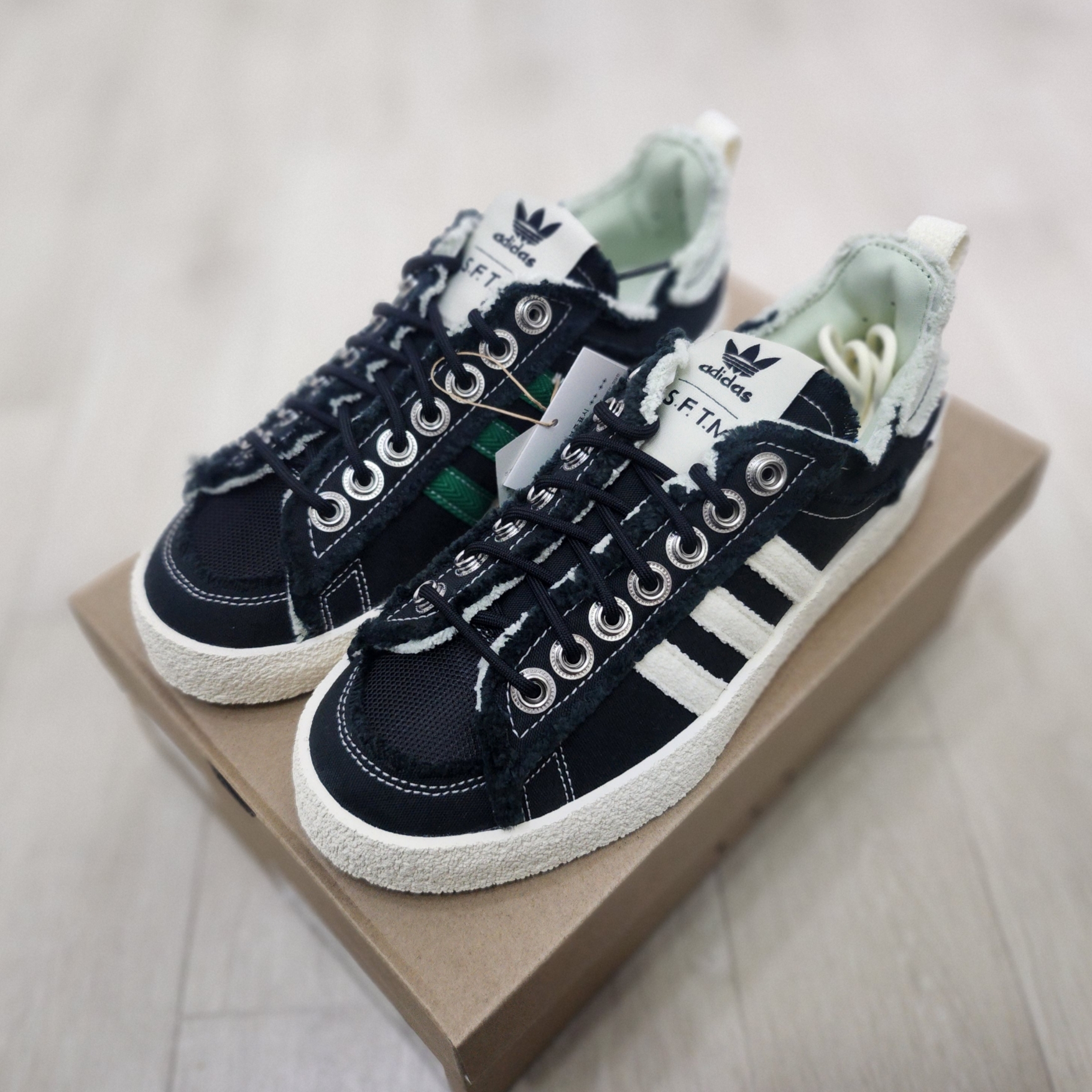 Adidas x Song for the Mute Campus 80s Core Black Cream White 착용 스타일 - 2
