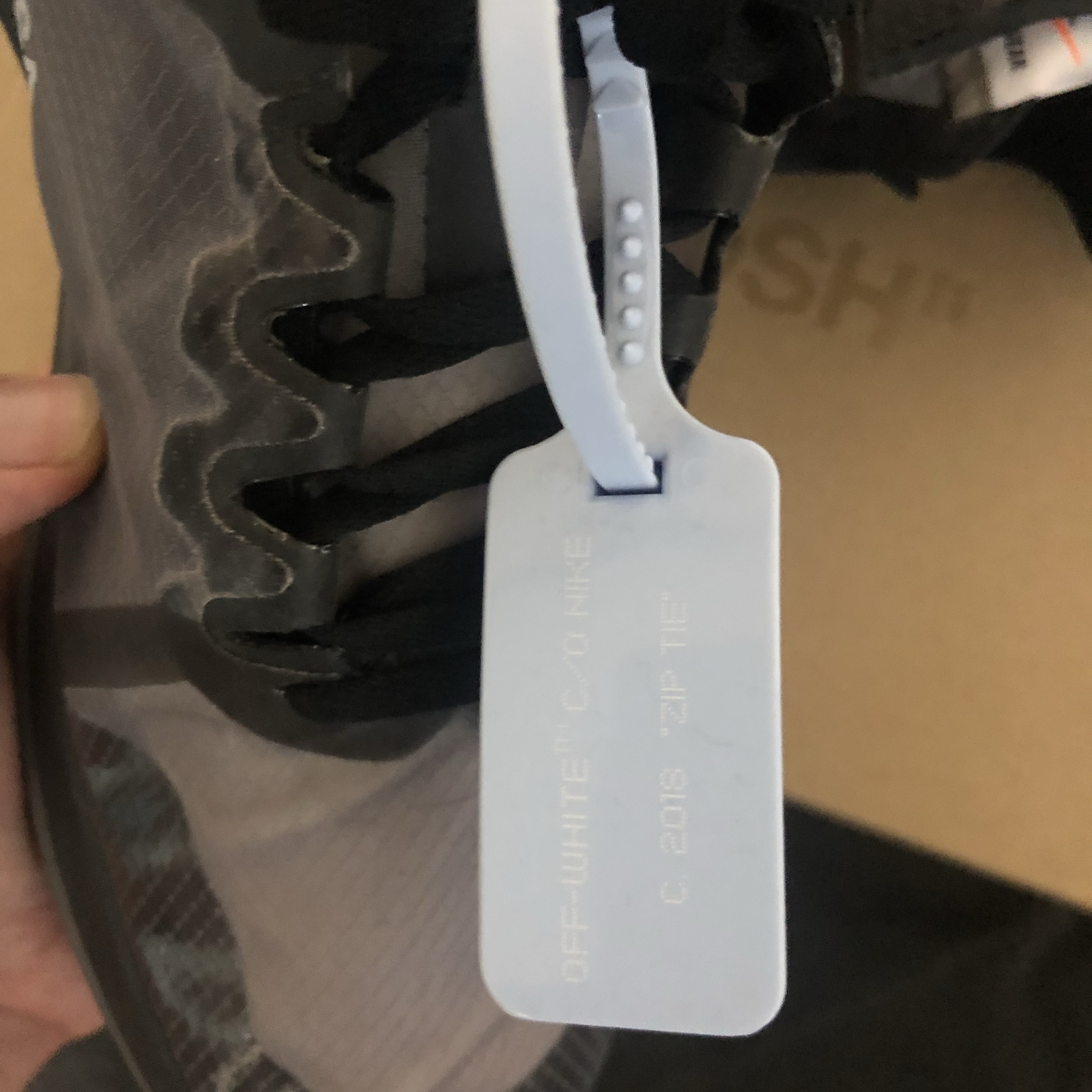 Nike x Off-White Zoom Fly SP Black 착용 스타일 - 2