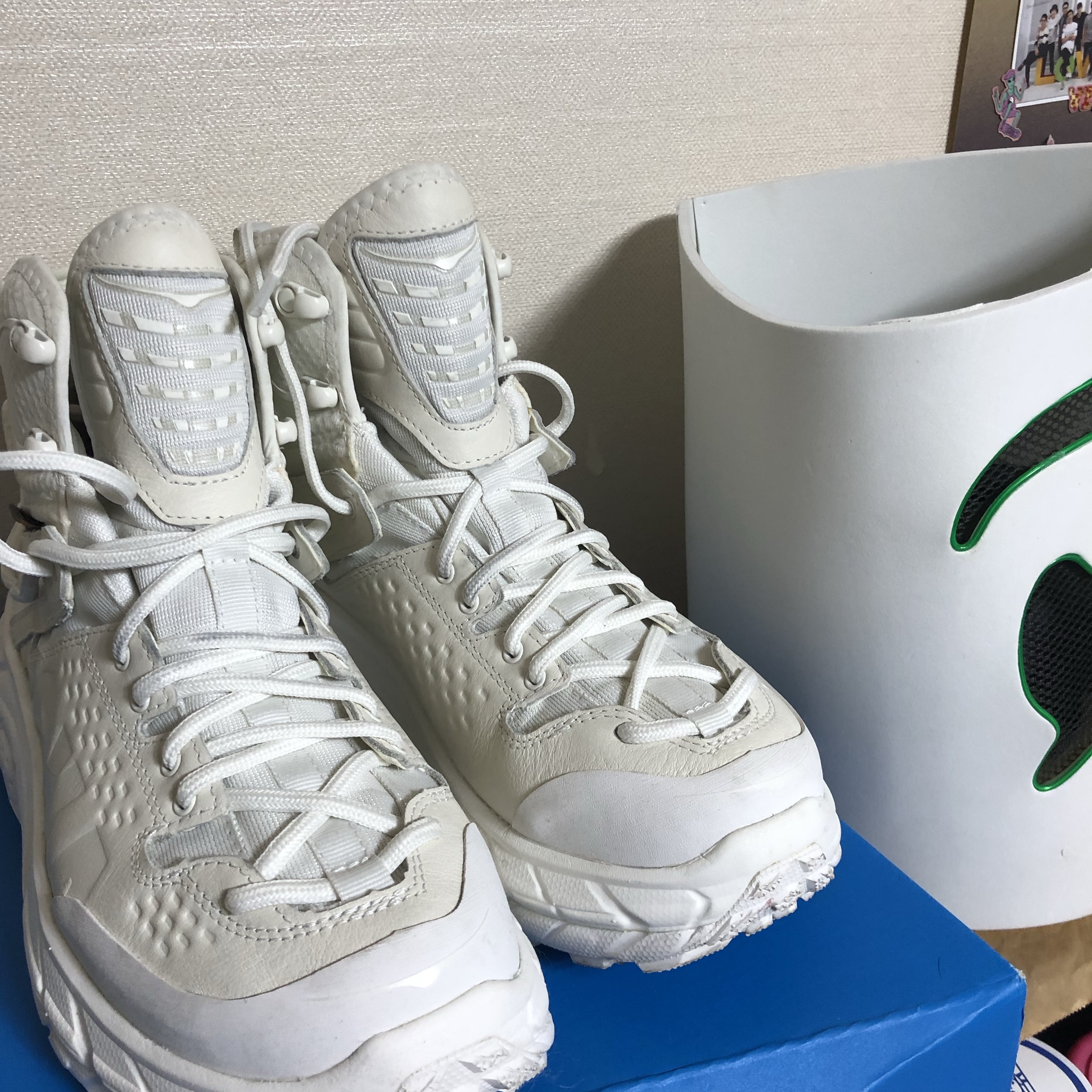 Hoka x Opening Ceremony Tor Ultra Hi 착용 스타일 - 1