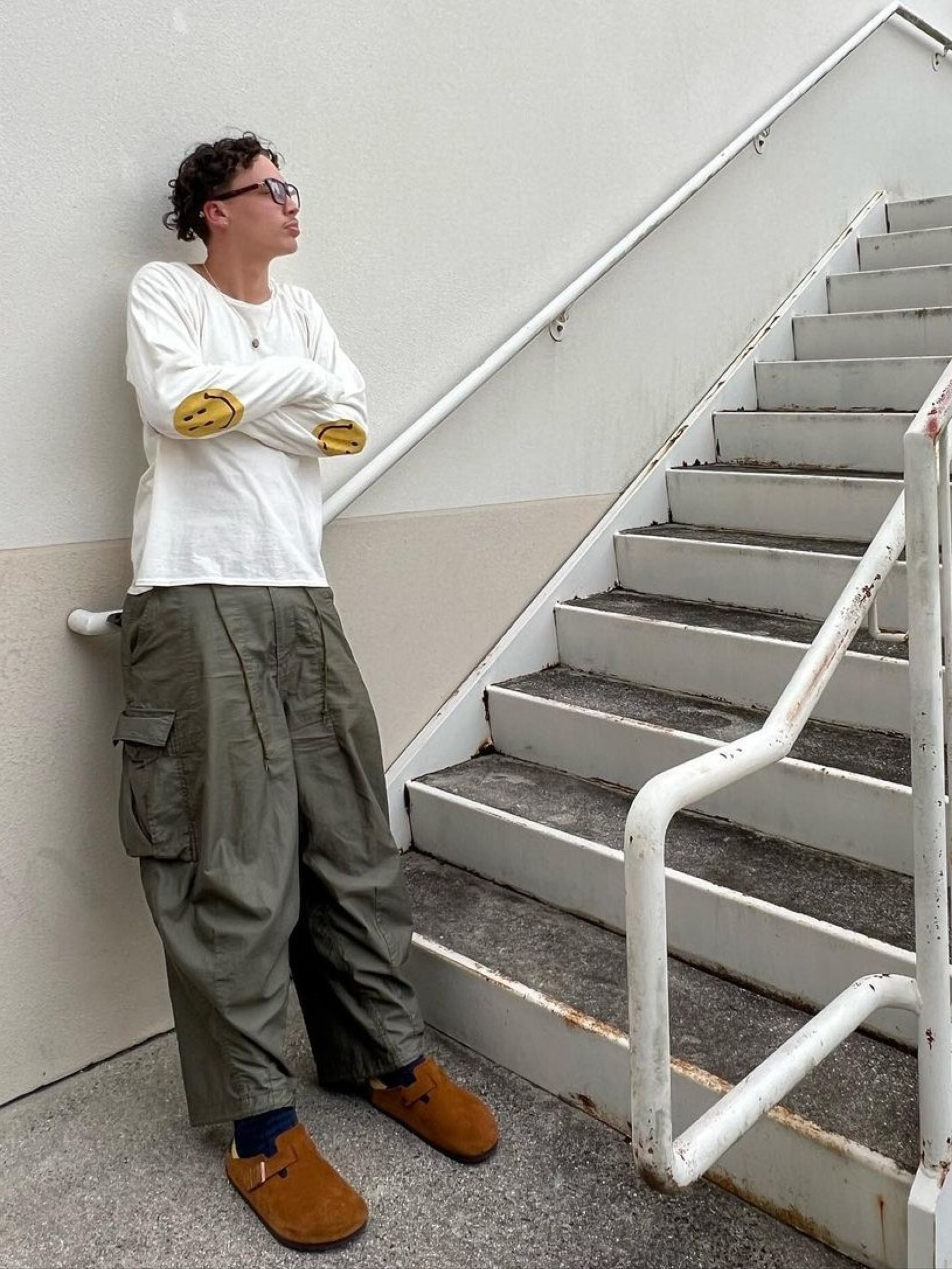Kapital 5G Cotton Knit Bone Crewneck Sweater Khaki, Kapital Gauze Chef Long Sleeve T-Shirt Rainbowy Patch White 착용 스타일 - 3