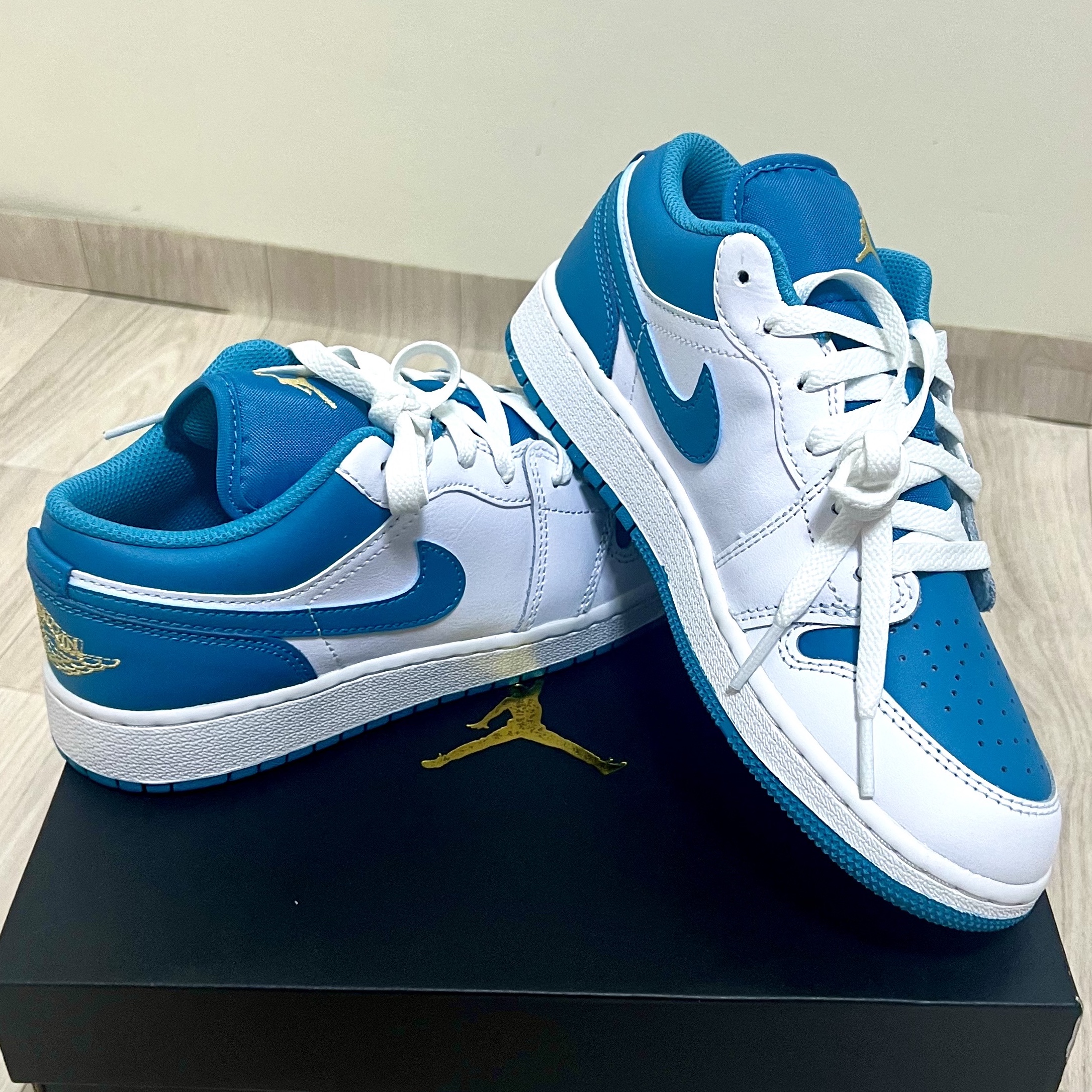 (GS) Jordan 1 Low White Aquatone 착용 스타일 - 2