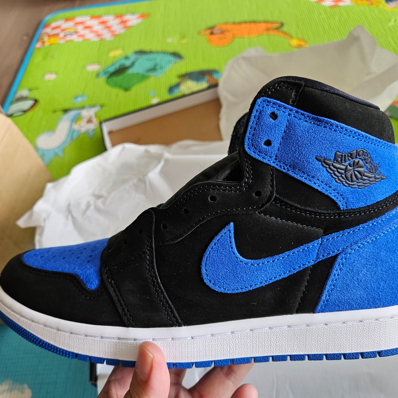 Jordan 1 Retro High OG Royal Reimagined 착용 스타일 - 2