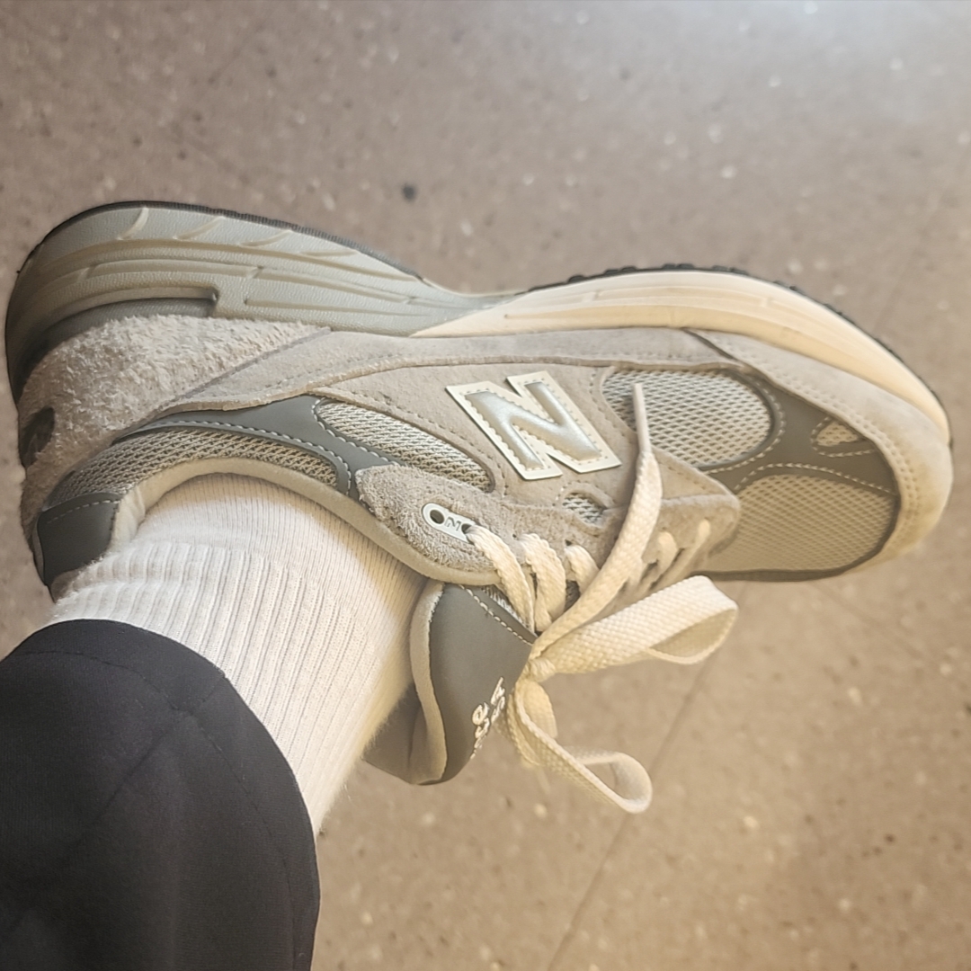 New Balance 993 Made in USA Grey - 2E Wide 착용 스타일 - 4