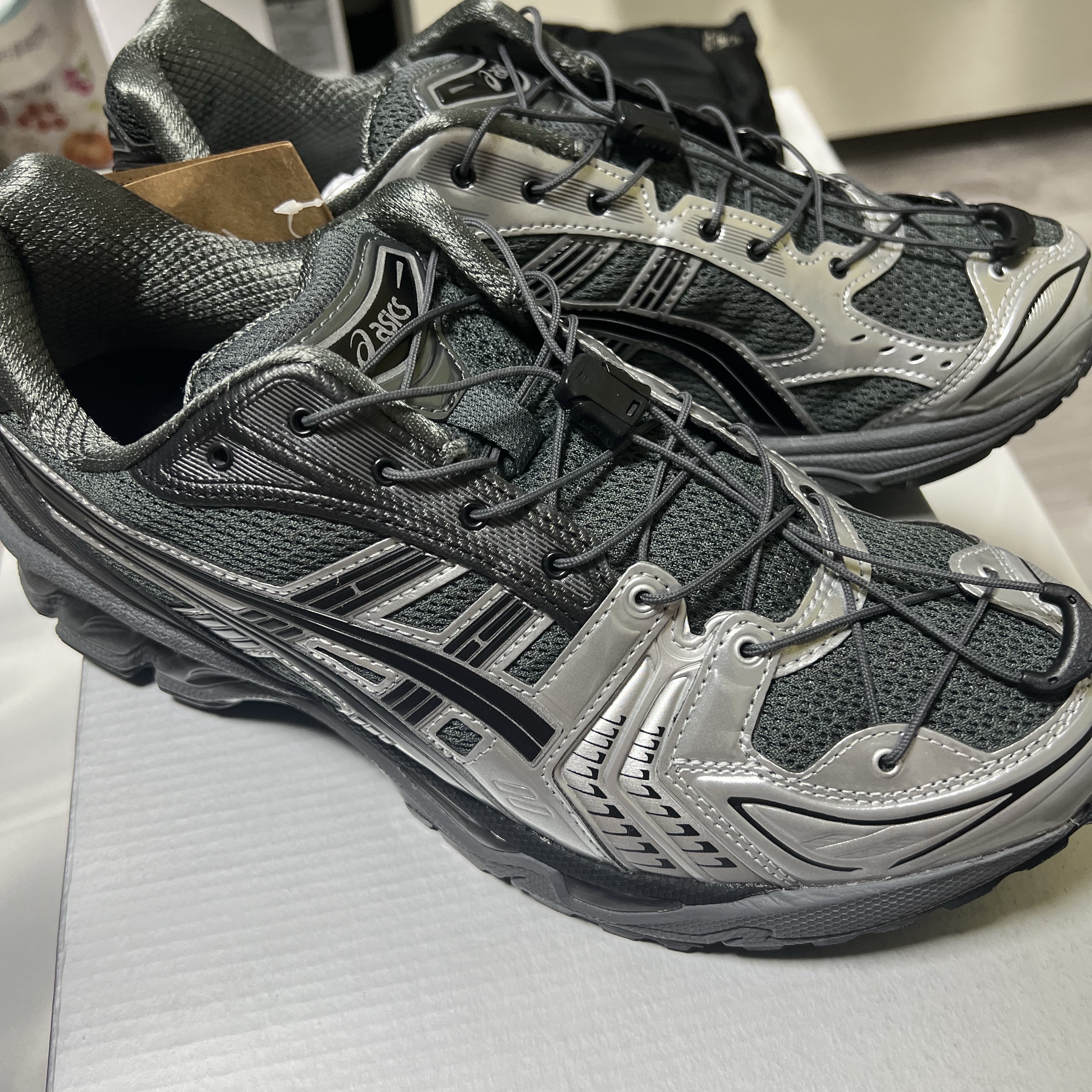 Asics x Unaffected Gel-Kayano 14 Silver Moon 착용 스타일