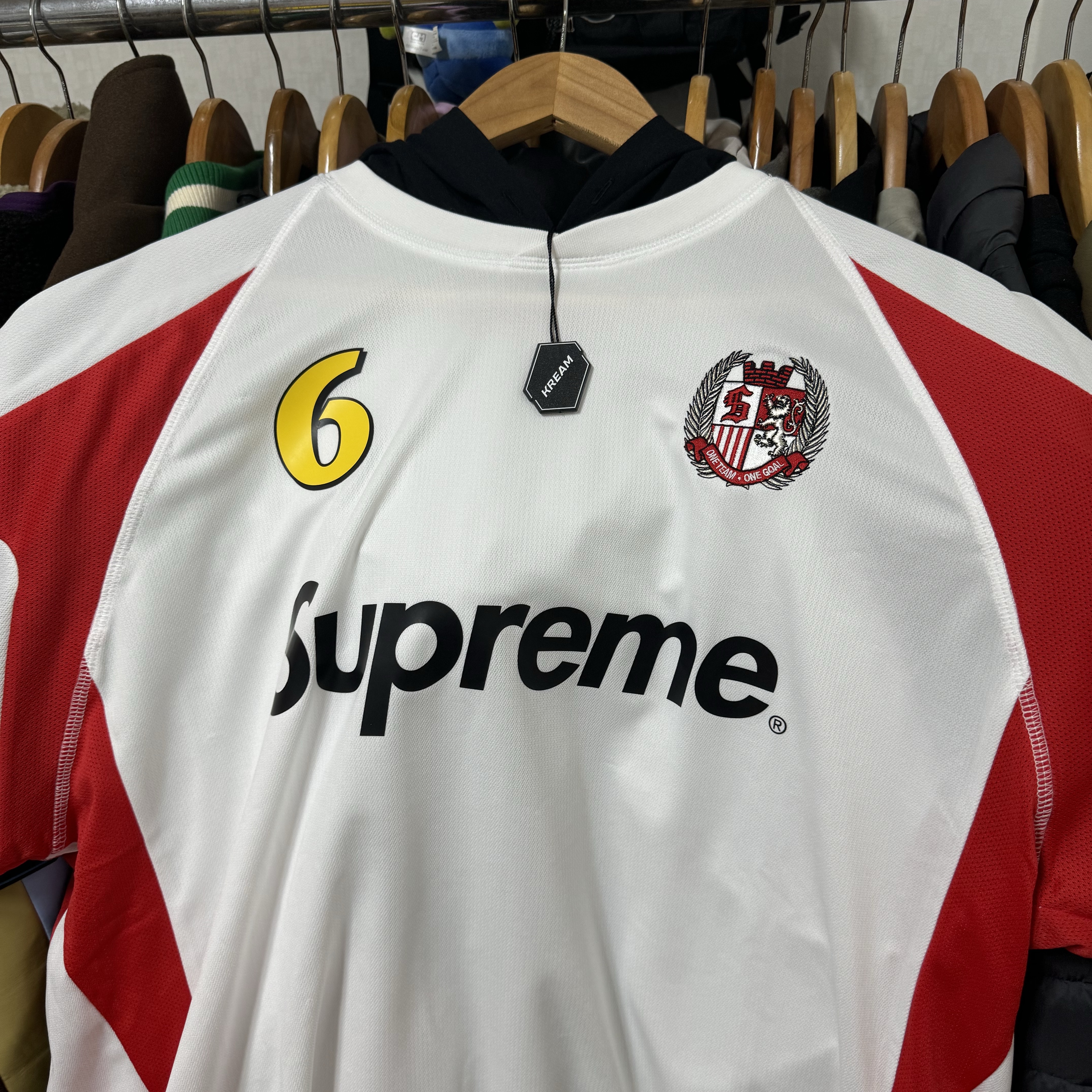 Supreme Hooded Soccer Jersey White - 23FW 착용 스타일 - 4