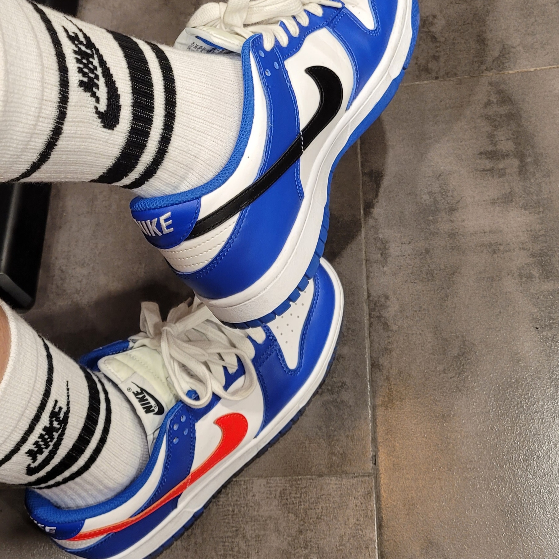 (GS) Nike Dunk Low Bright Crimson Game Royal 착용 스타일
