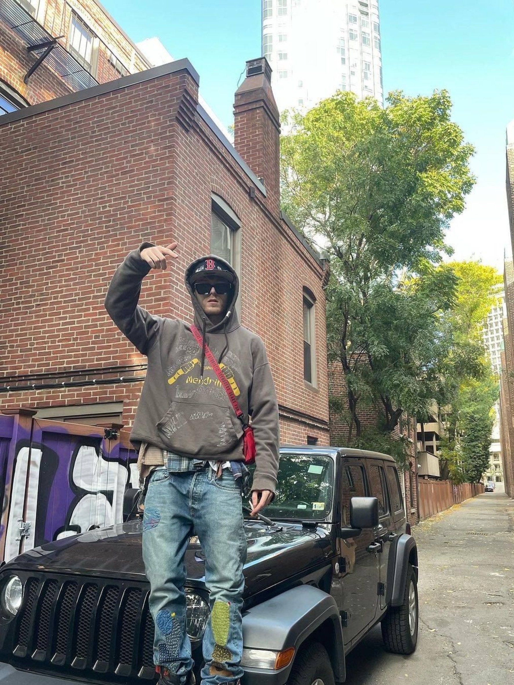 Kapital 5G Cotton Knit Bone Crewneck Sweater Khaki, Kapital Gauze Chef Long Sleeve T-Shirt Rainbowy Patch White 착용 스타일 - 4