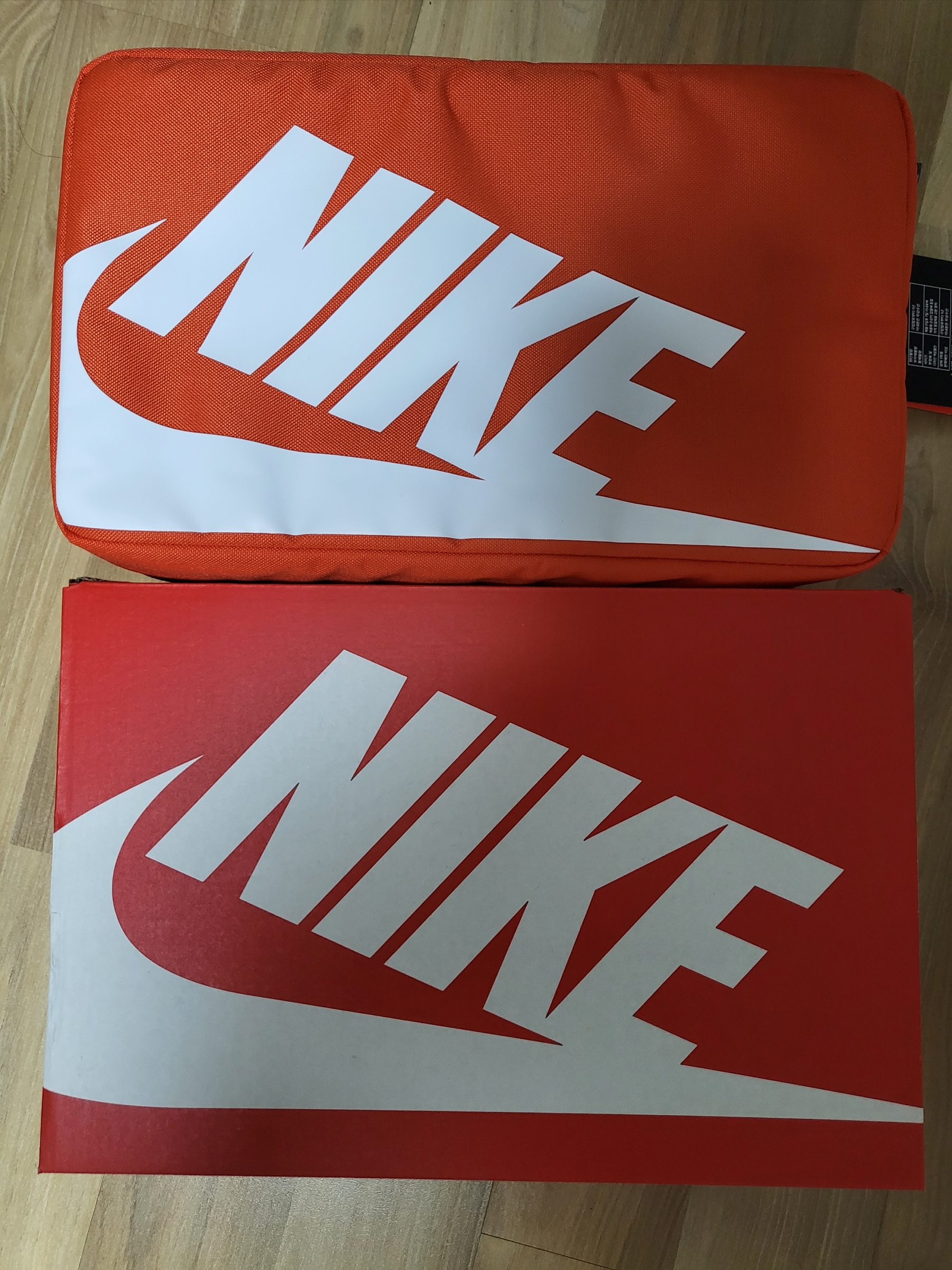 Nike NSW ShoeBox Bag Orange 착용 스타일