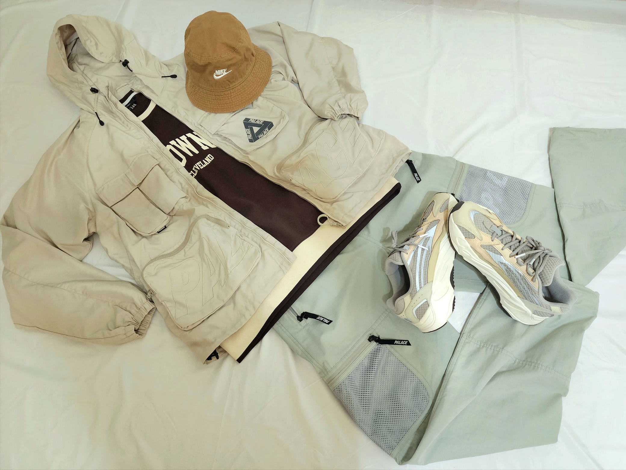 Nike Futura Washed Bucket Hat Dark Driftwood, Palace Pal Is Ace Jacket Stone - 21SS 착용 스타일 - 3